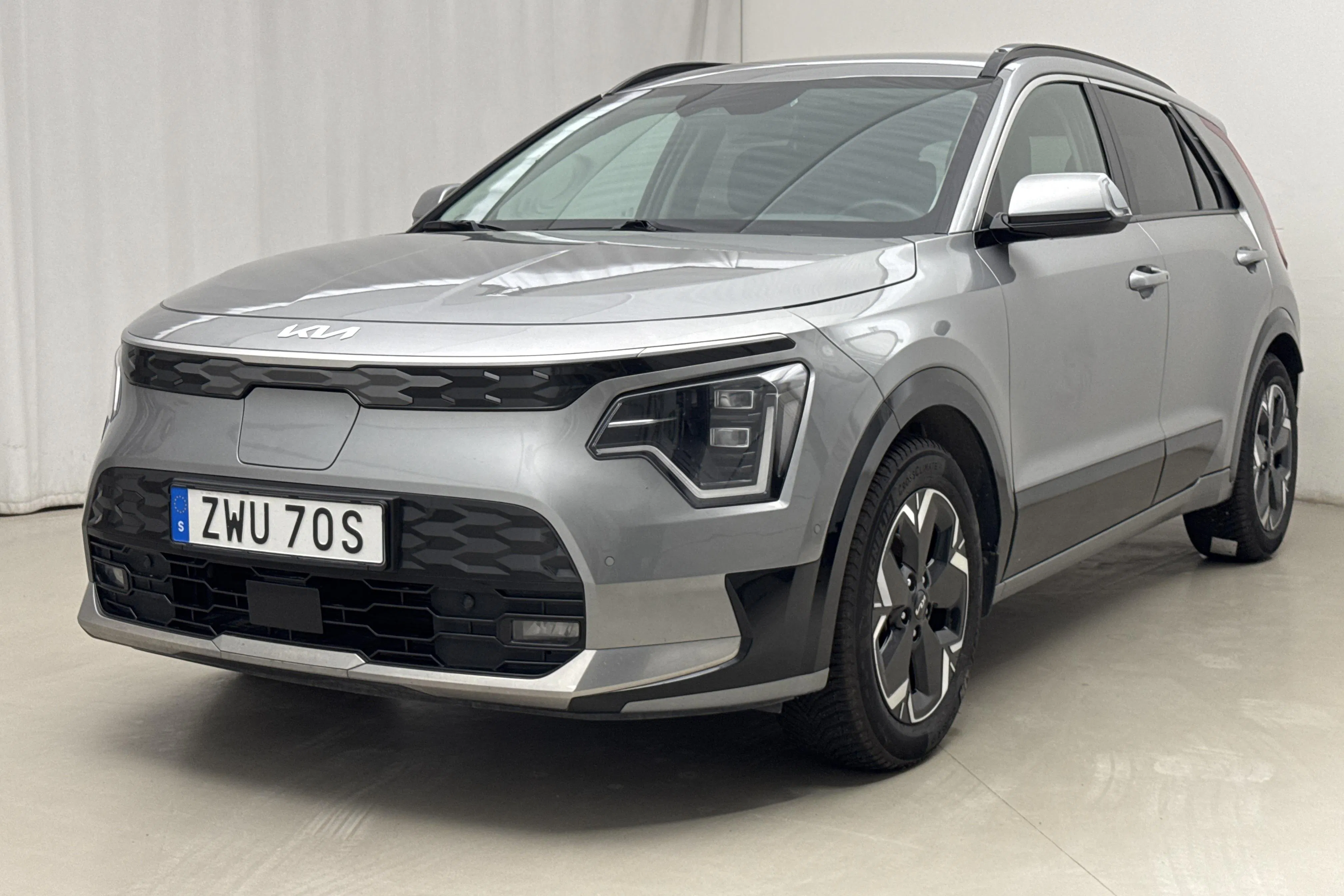 Presentationsfoto 1 av 21: KIA Niro EV 65kWh (204hk) - 7 663 mil - Automat - grå - 2023