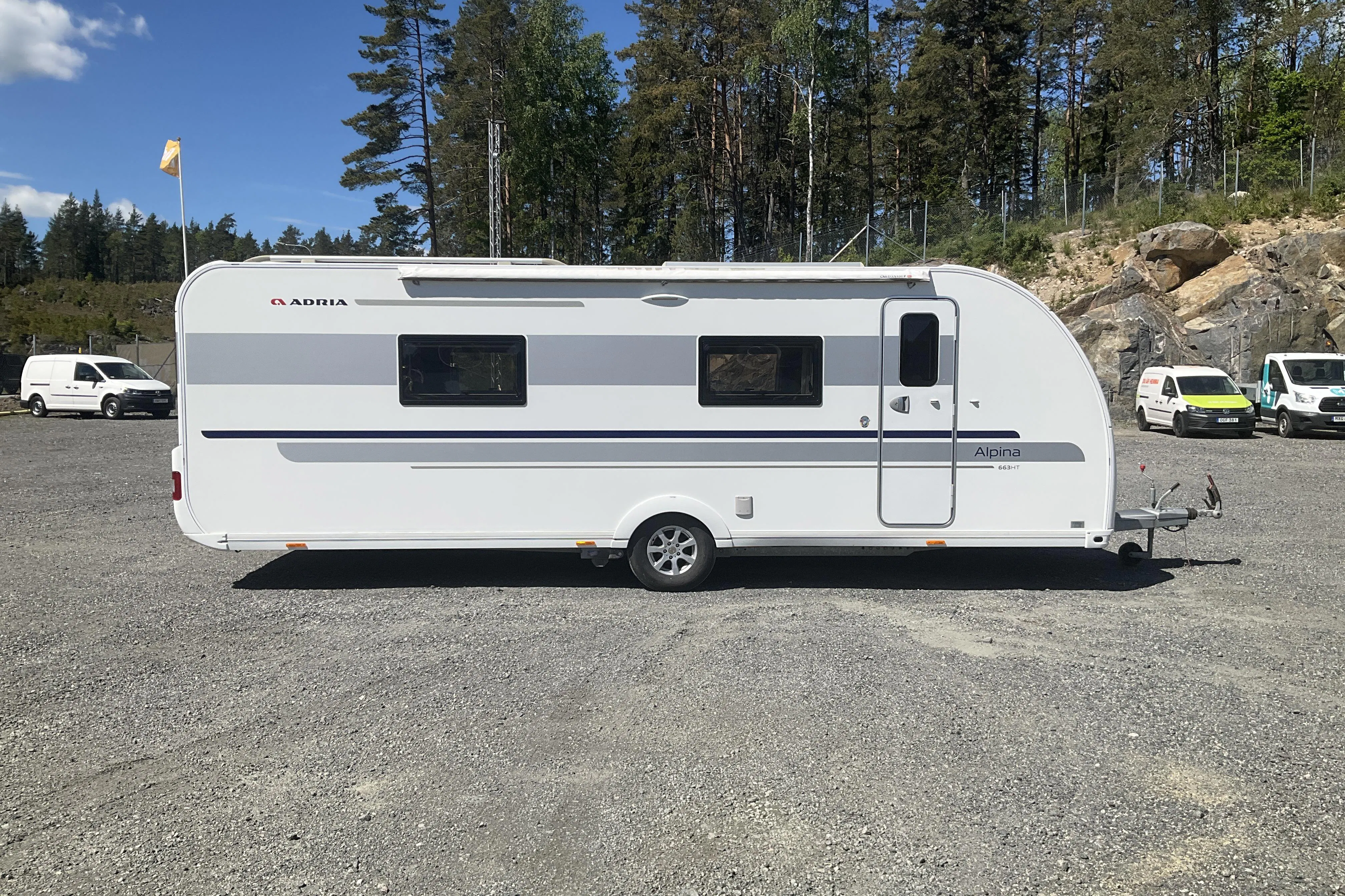 Presentation photo 2 of 38: ADRIA Alpina 663 HT Husvagn - 0 km - white - 2015