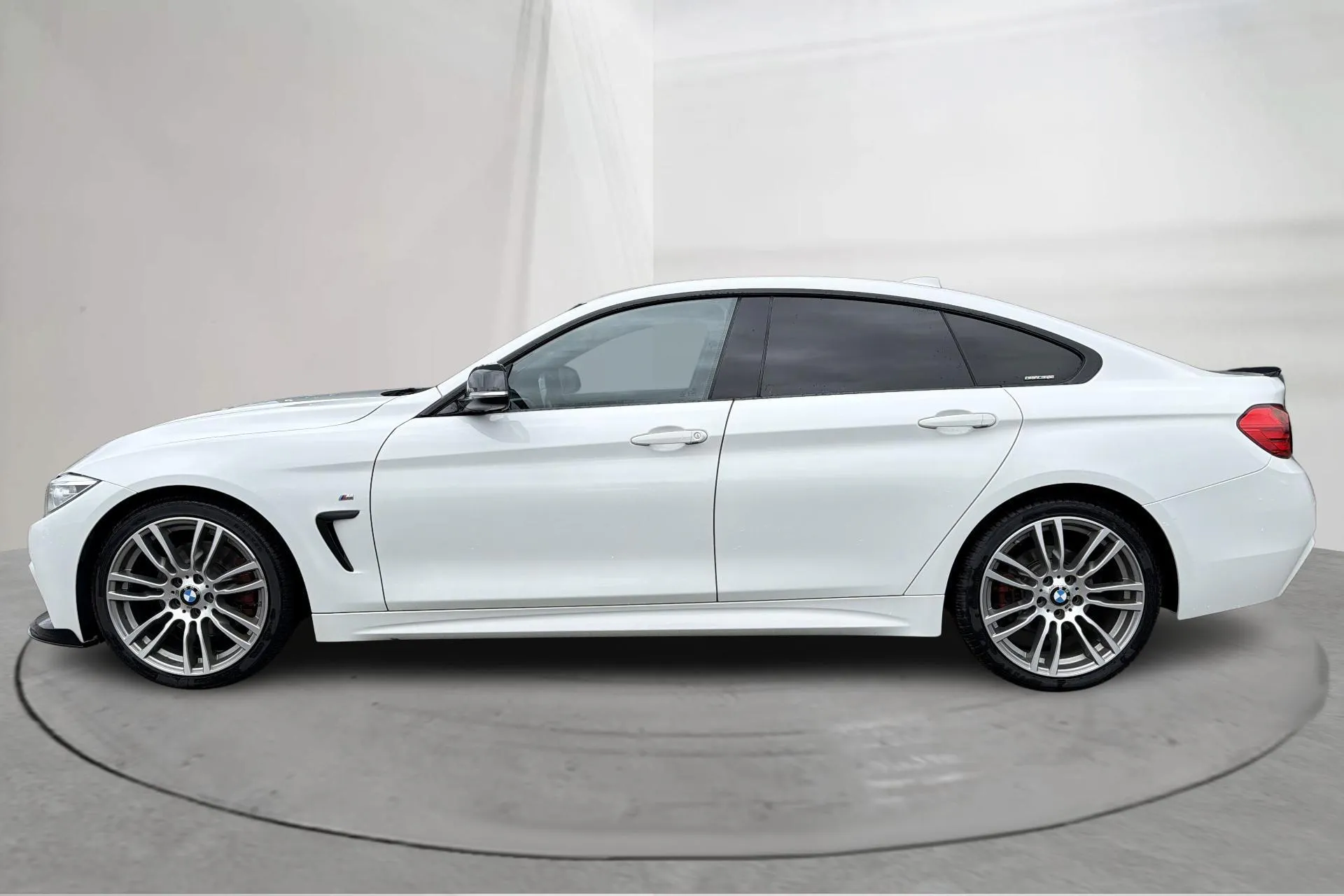 Presentationsfoto 2 av 13: BMW 430i Gran Coupé, F36 (252hk) - 14 367 mil - Automat - vit - 2016