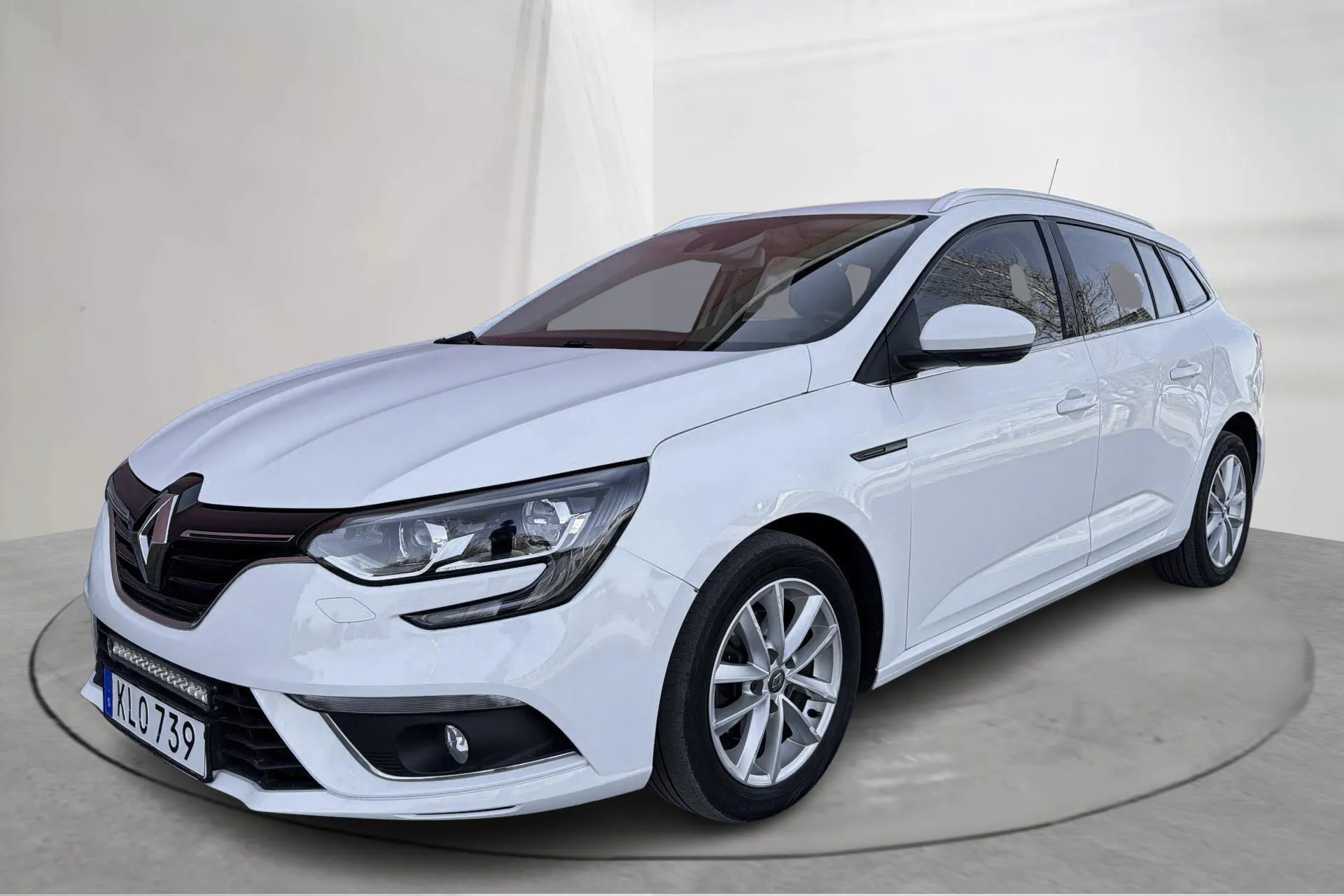 Presentation photo 1 of 14: Renault Mégane 1.5 dCi Sport Tourer (115hk) - 154 910 km - Automatic - white - 2019