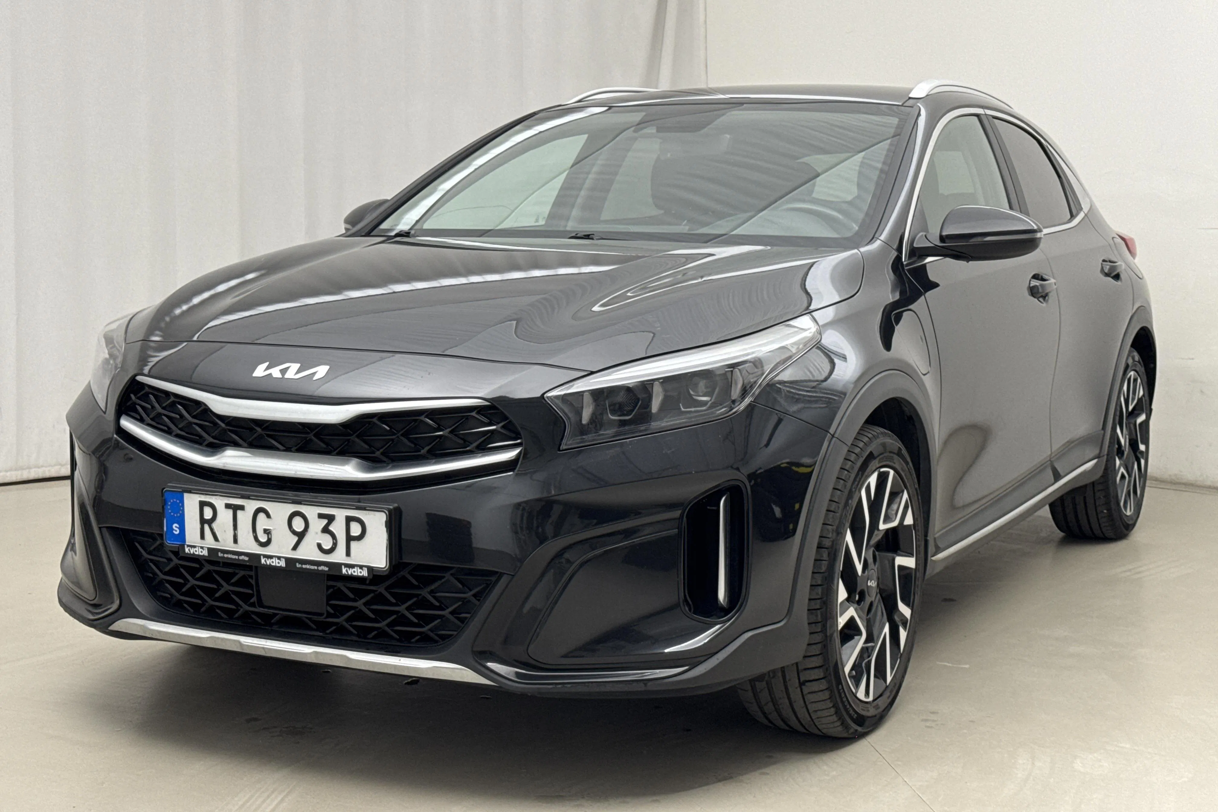 Presentationsfoto 1 av 21: KIA XCeed 1.6 Plug-in Hybrid 5dr (141hk) - 10 028 mil - Automat - svart - 2023