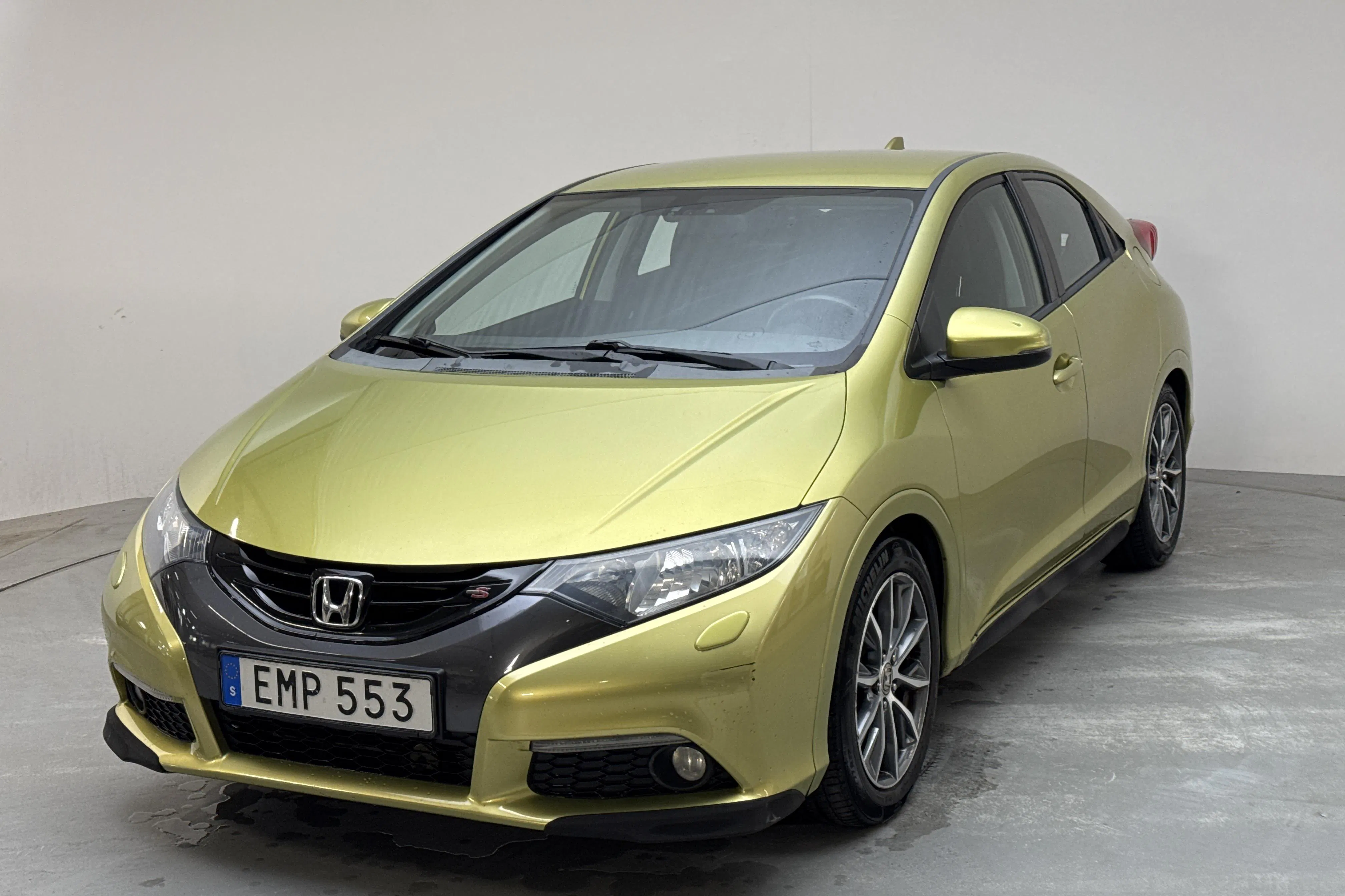 Presentationsfoto 1 av 13: Honda Civic 1.8 i-VTEC 5dr (142hk) - 20 803 mil - Manuell - grön - 2012