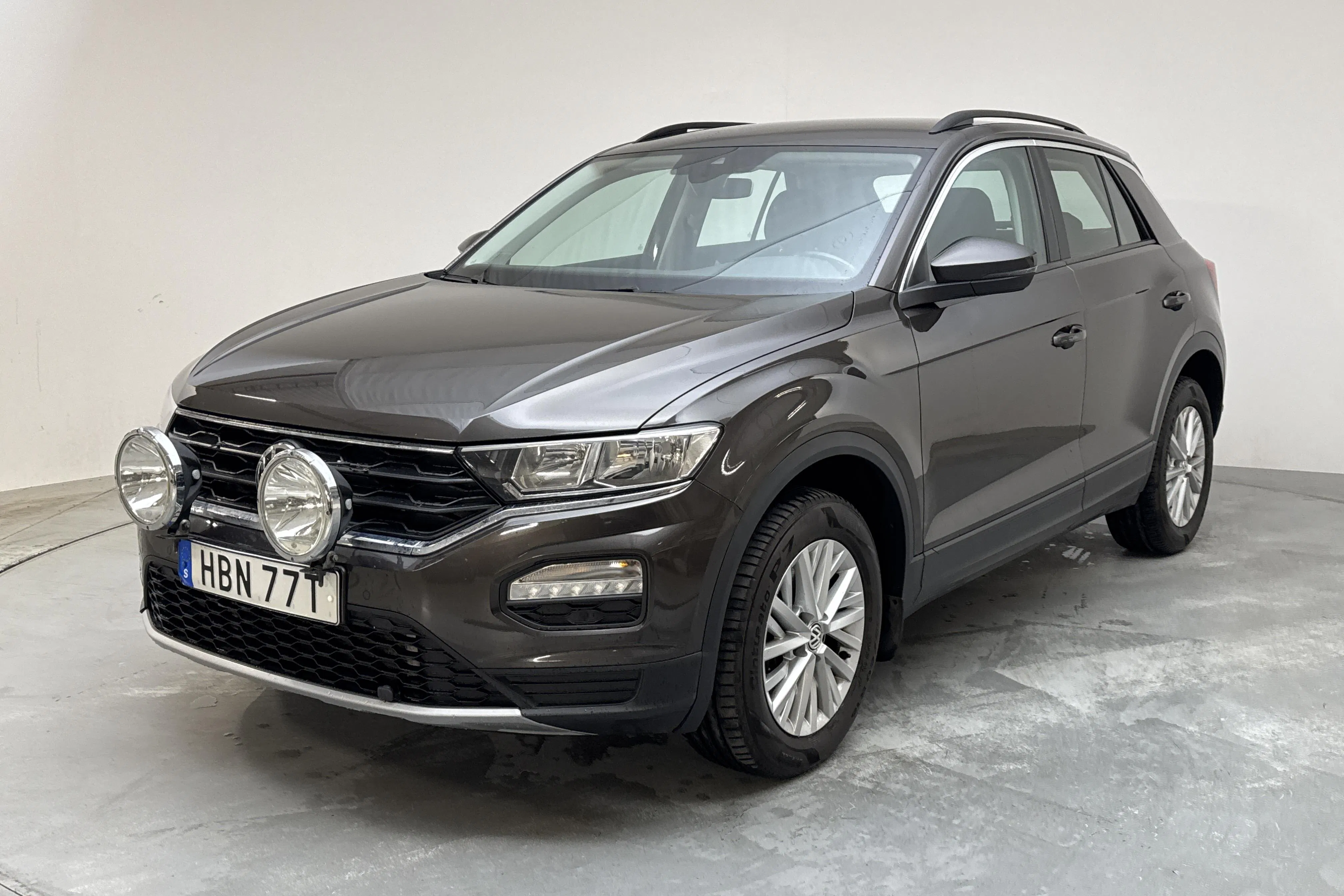 Presentationsfoto 1 av 14: VW T-Roc 2.0 TDI 4MOTION (150hk) - 20 307 mil - Automat - Dark Brown - 2019
