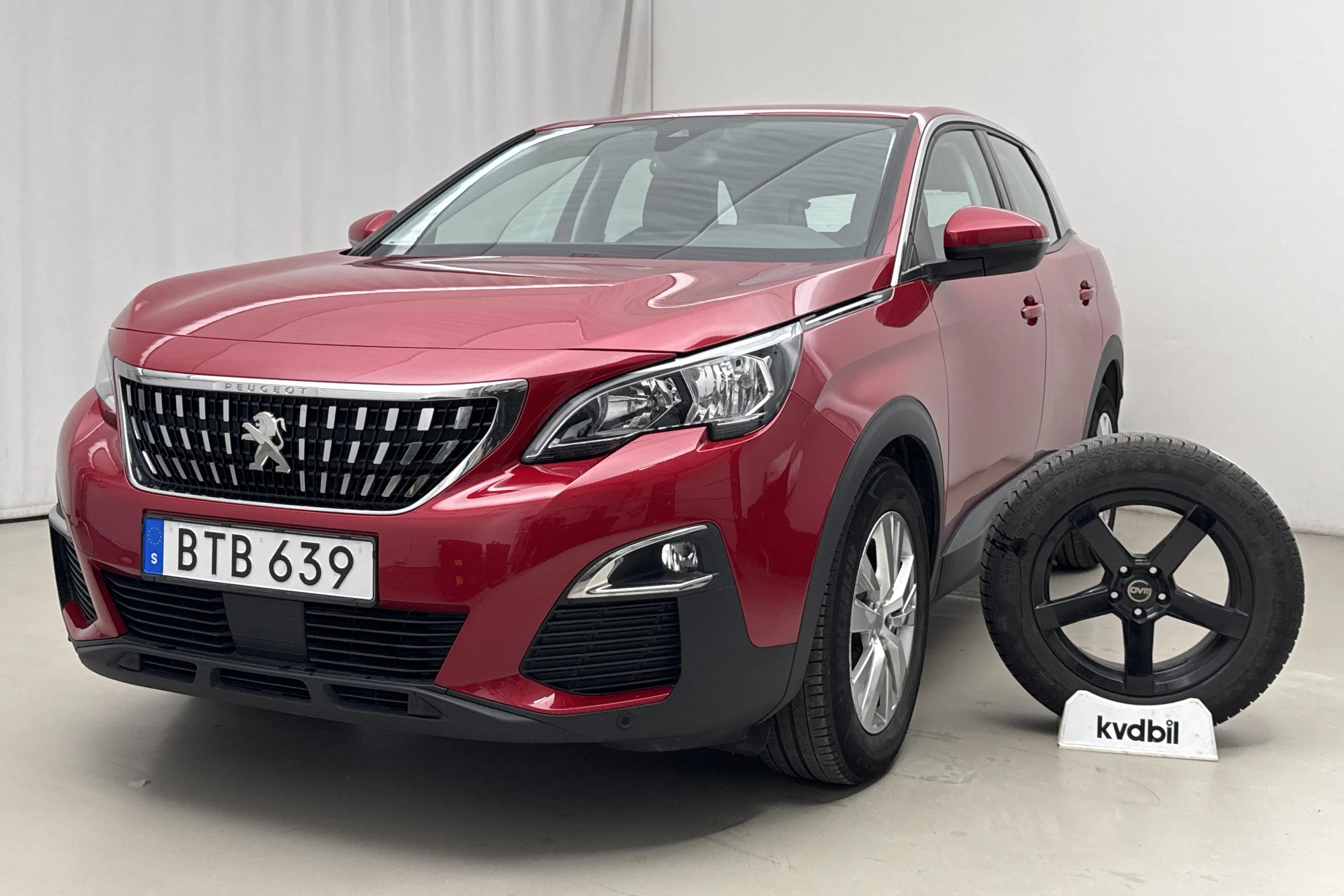 Presentationsfoto 1 av 15: Peugeot 3008 1.2 PureTech (130hk) - 5 366 mil - Automat - röd - 2017