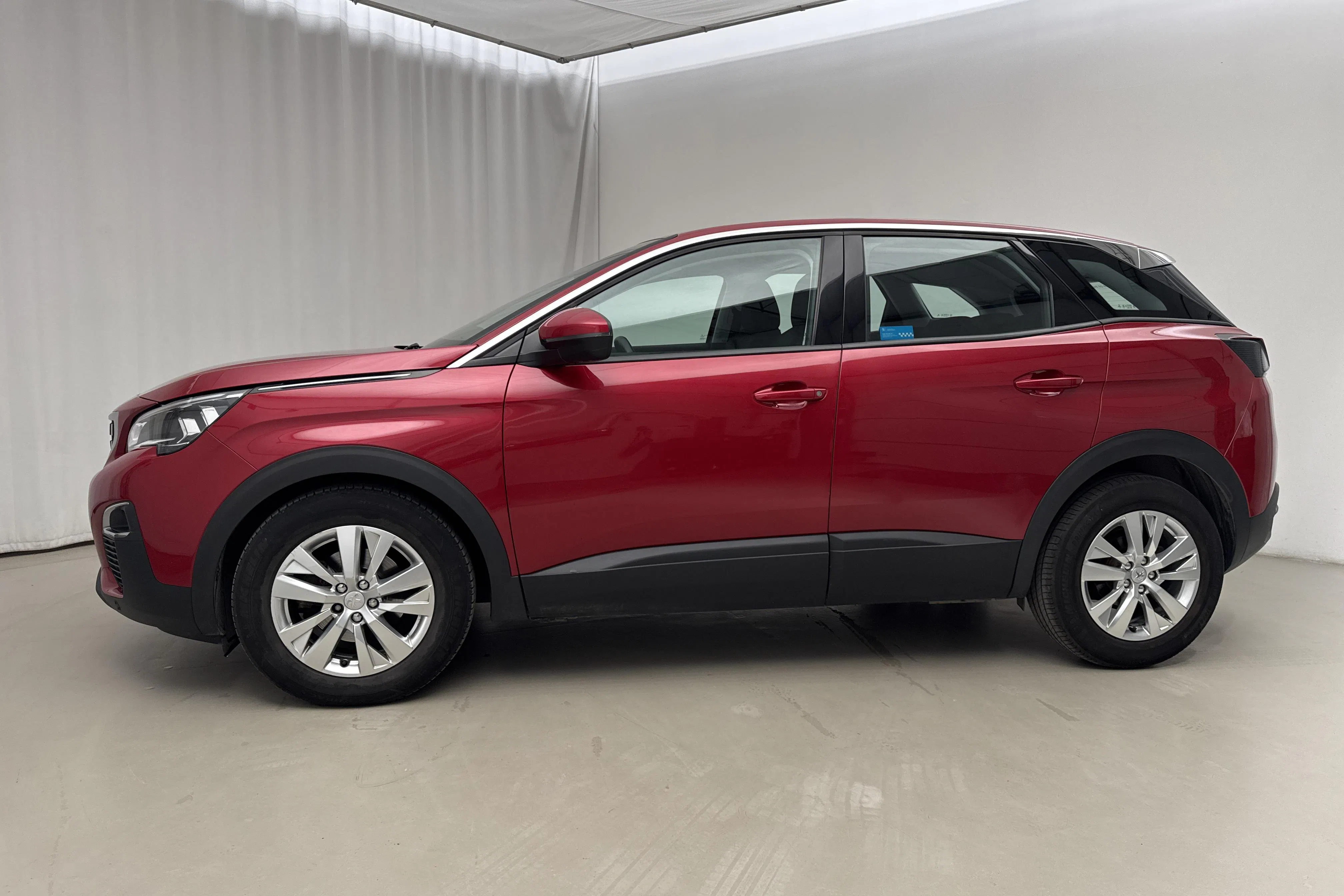 Presentationsfoto 2 av 15: Peugeot 3008 1.2 PureTech (130hk) - 5 366 mil - Automat - röd - 2017