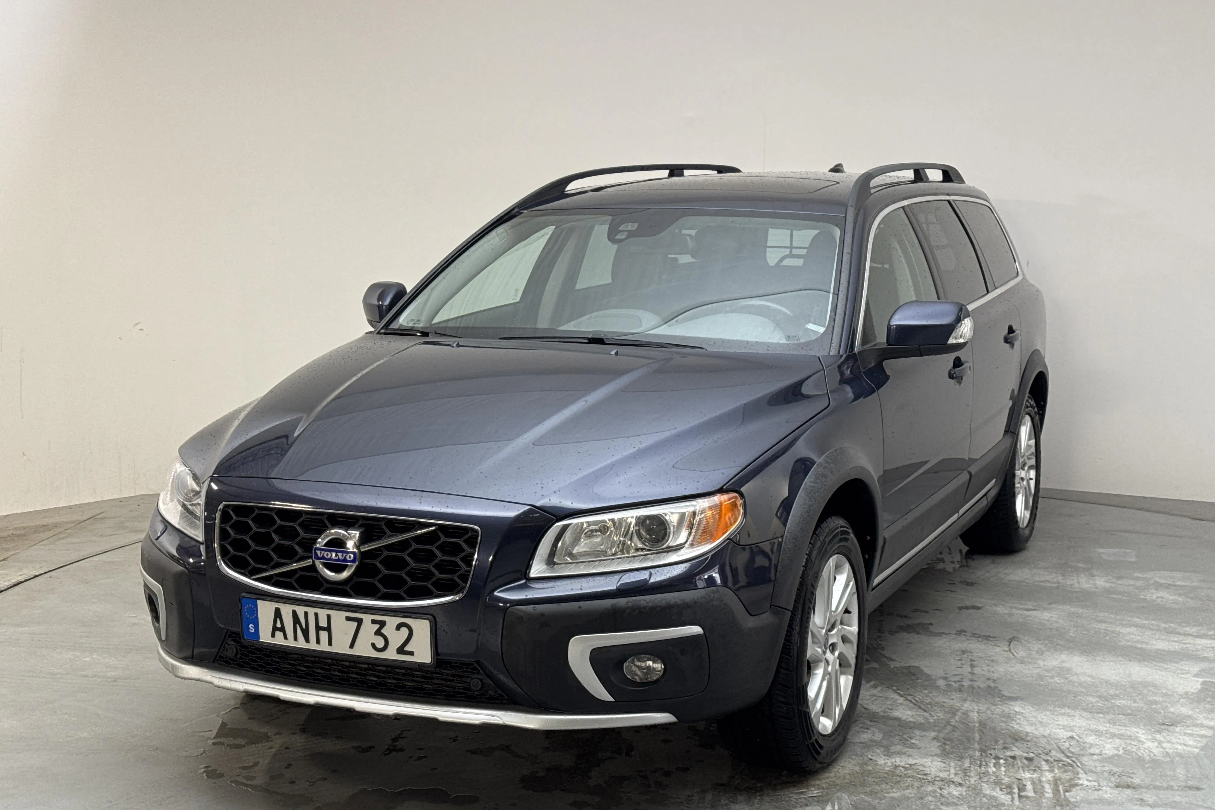 Presentationsfoto 1 av 15: Volvo XC70 II D4 AWD (163hk) - 15 284 mil - Automat - blå - 2014
