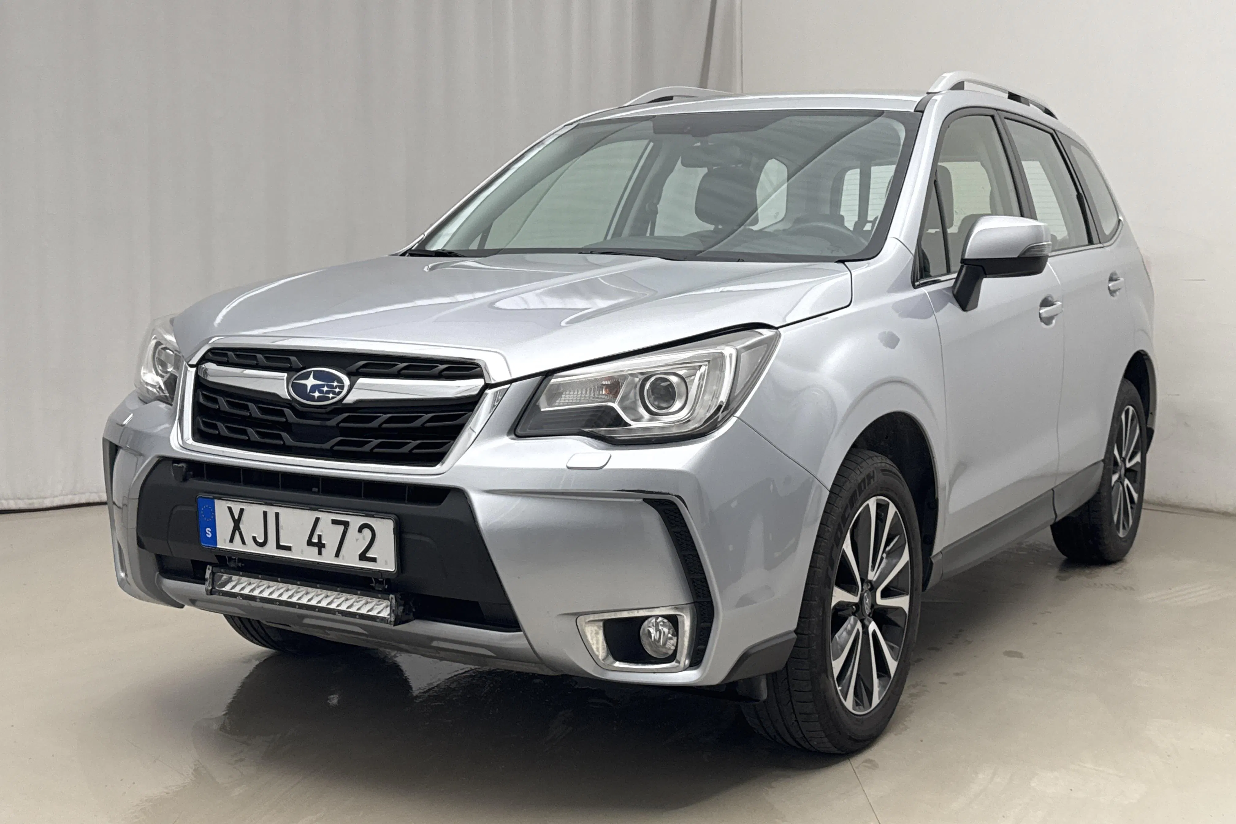Presentationsfoto 1 av 17: Subaru Forester 2.0 (240hk) - 14 481 mil - Automat - silver - 2017