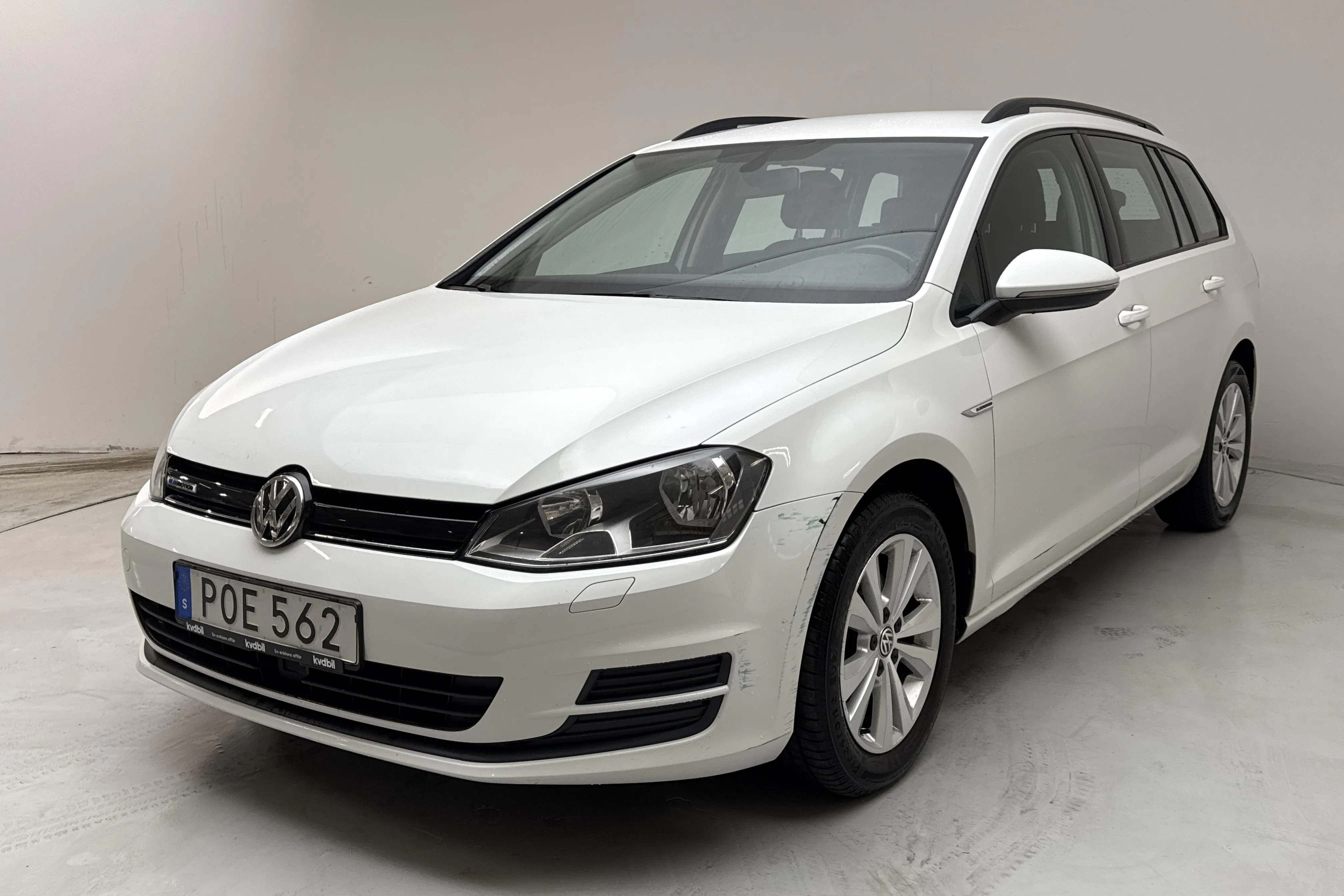 Presentation photo 1 of 14: VW Golf VII 1.4 TGI BlueMotion Sportscombi (110hk) - 20 226 Scandinavian mile - Automatic - white - 2016