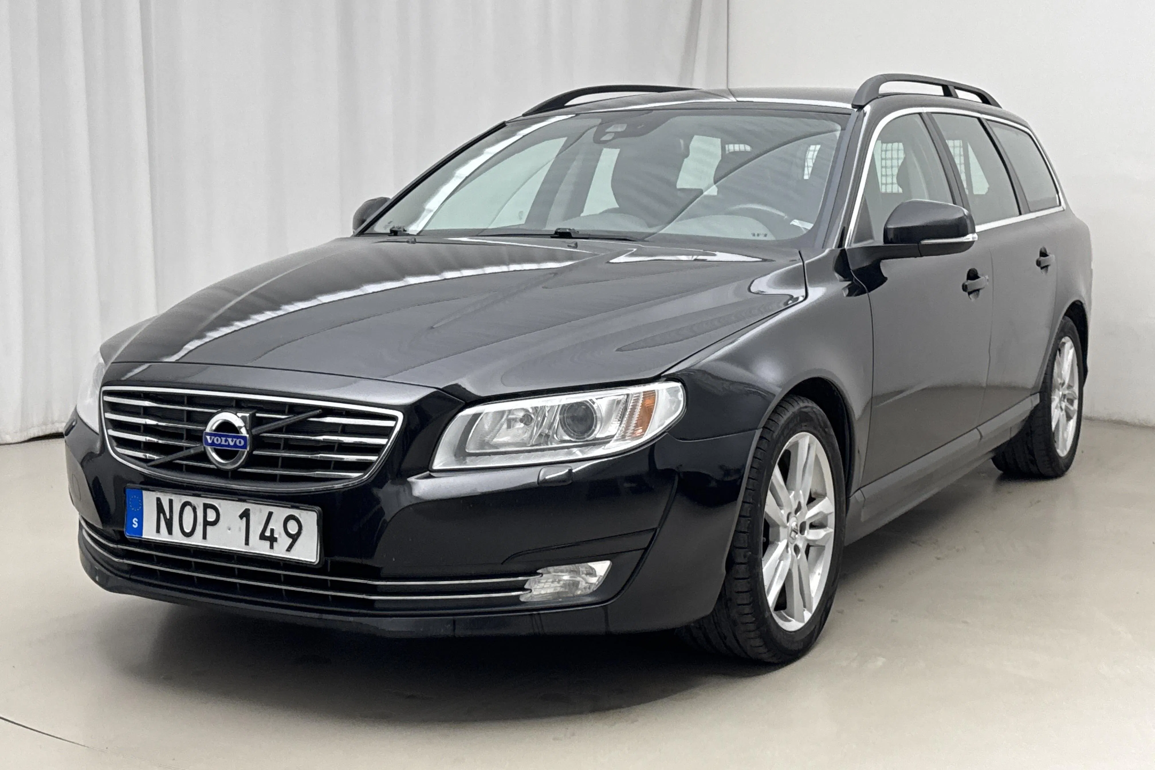 Presentation photo 1 of 16: Volvo V70 II D2 (115hk) - 184 790 km - Automatic - black - 2015