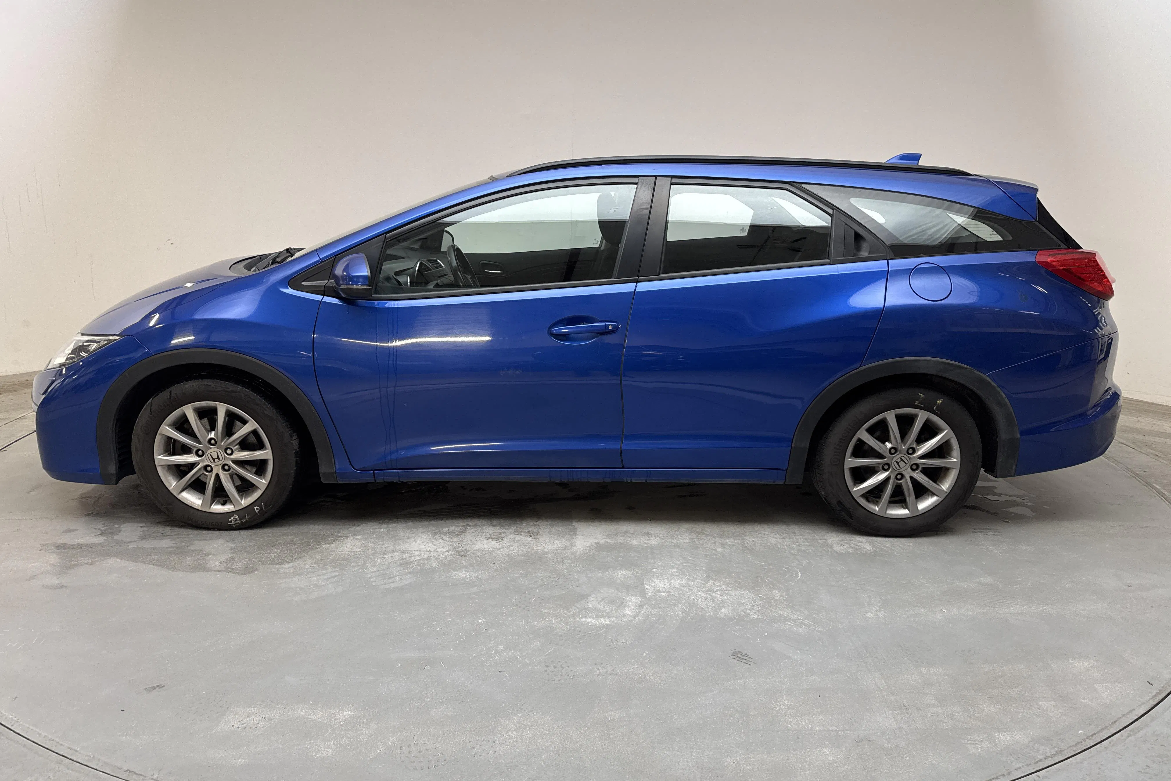Presentationsfoto 2 av 12: Honda Civic 1.6 i-DTEC Tourer (120hk) - 17 482 mil - Manuell - blå - 2011