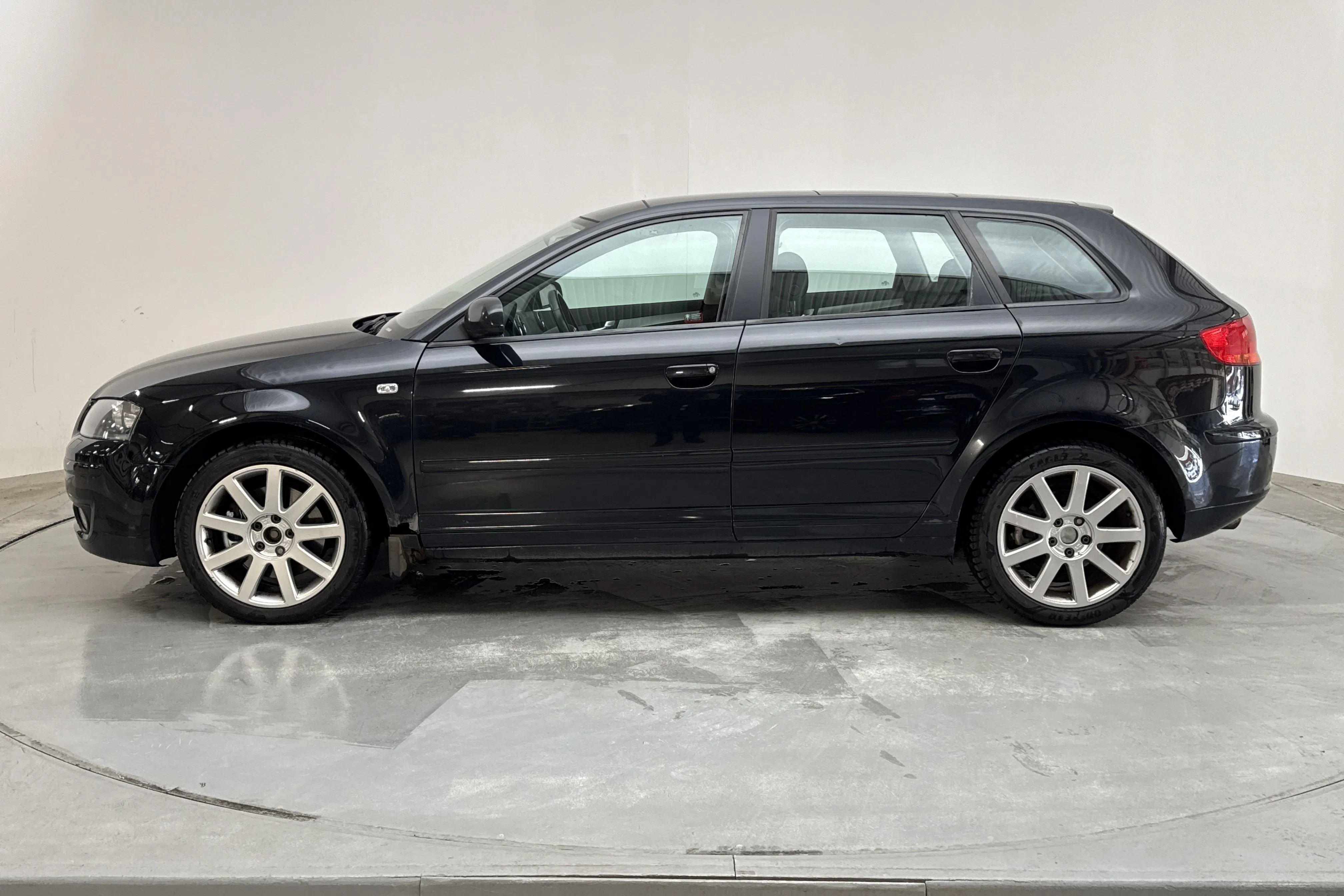 Presentation photo 2 of 13: Audi A3 2.0 TFSI Sportback (200hk) - 180 690 km - Automatic - black - 2007