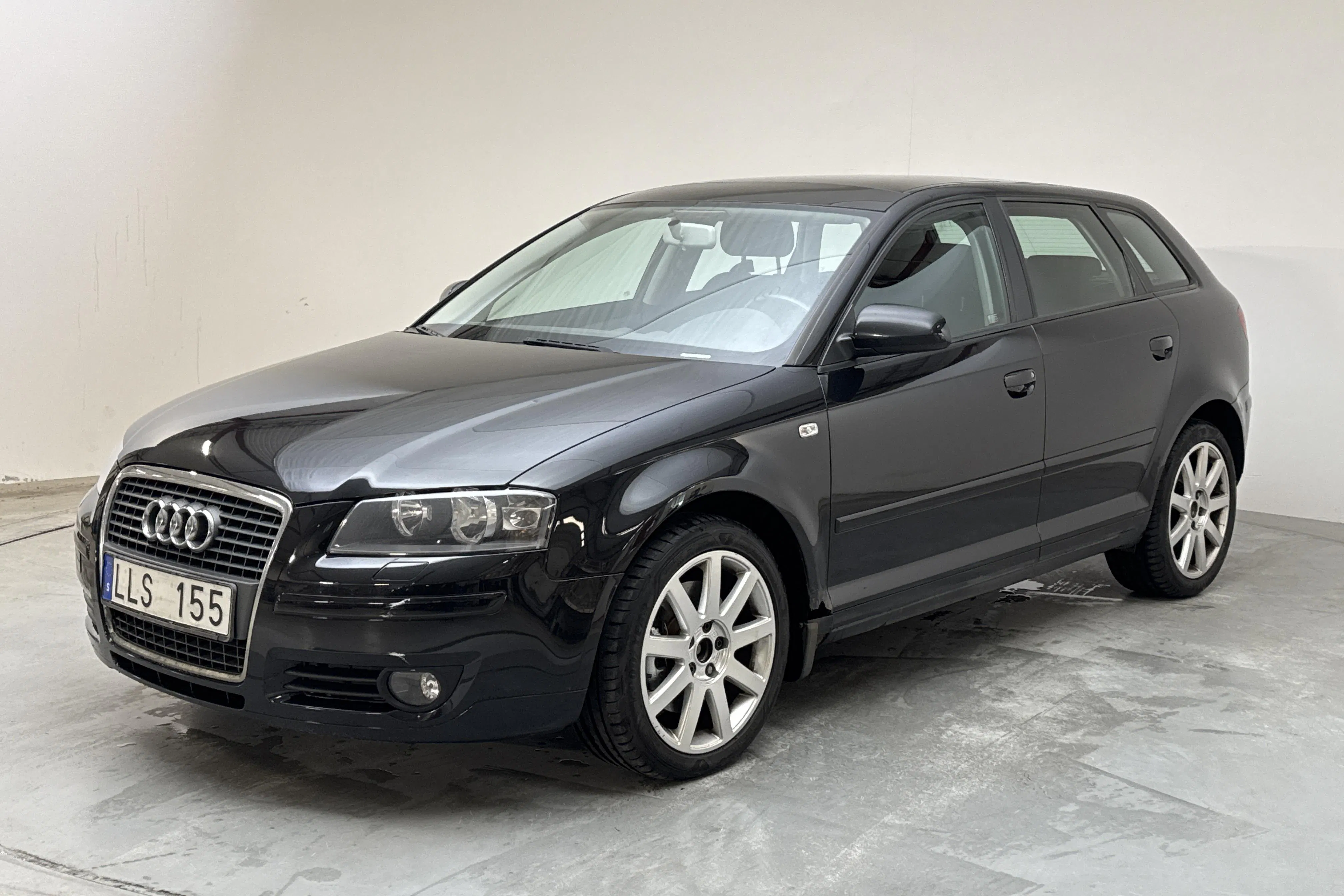 Presentation photo 1 of 13: Audi A3 2.0 TFSI Sportback (200hk) - 180 690 km - Automatic - black - 2007