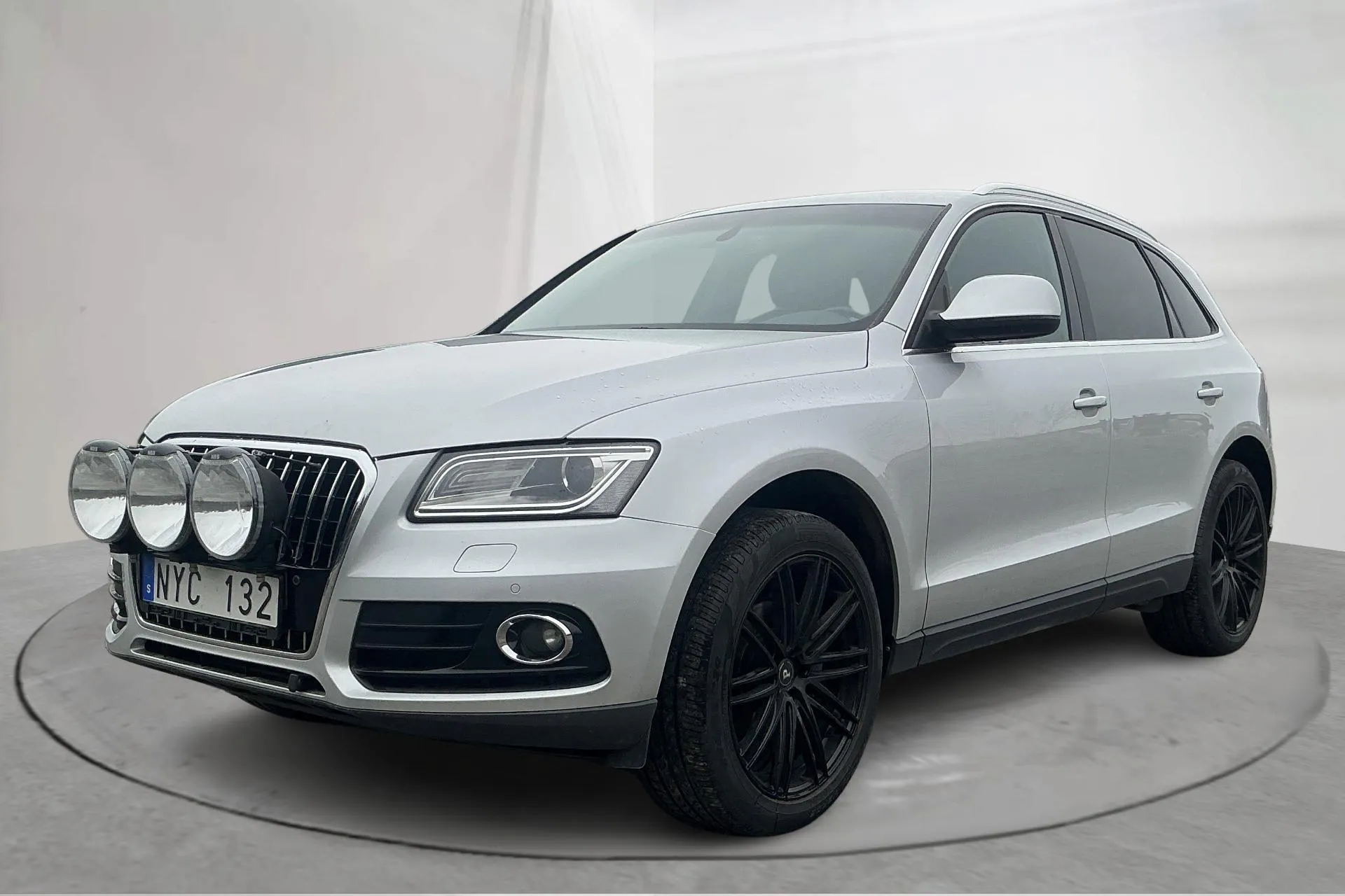 Presentationsfoto 1 av 14: Audi Q5 2.0 TDI quattro (177hk) - 15 324 mil - Automat - silver - 2014