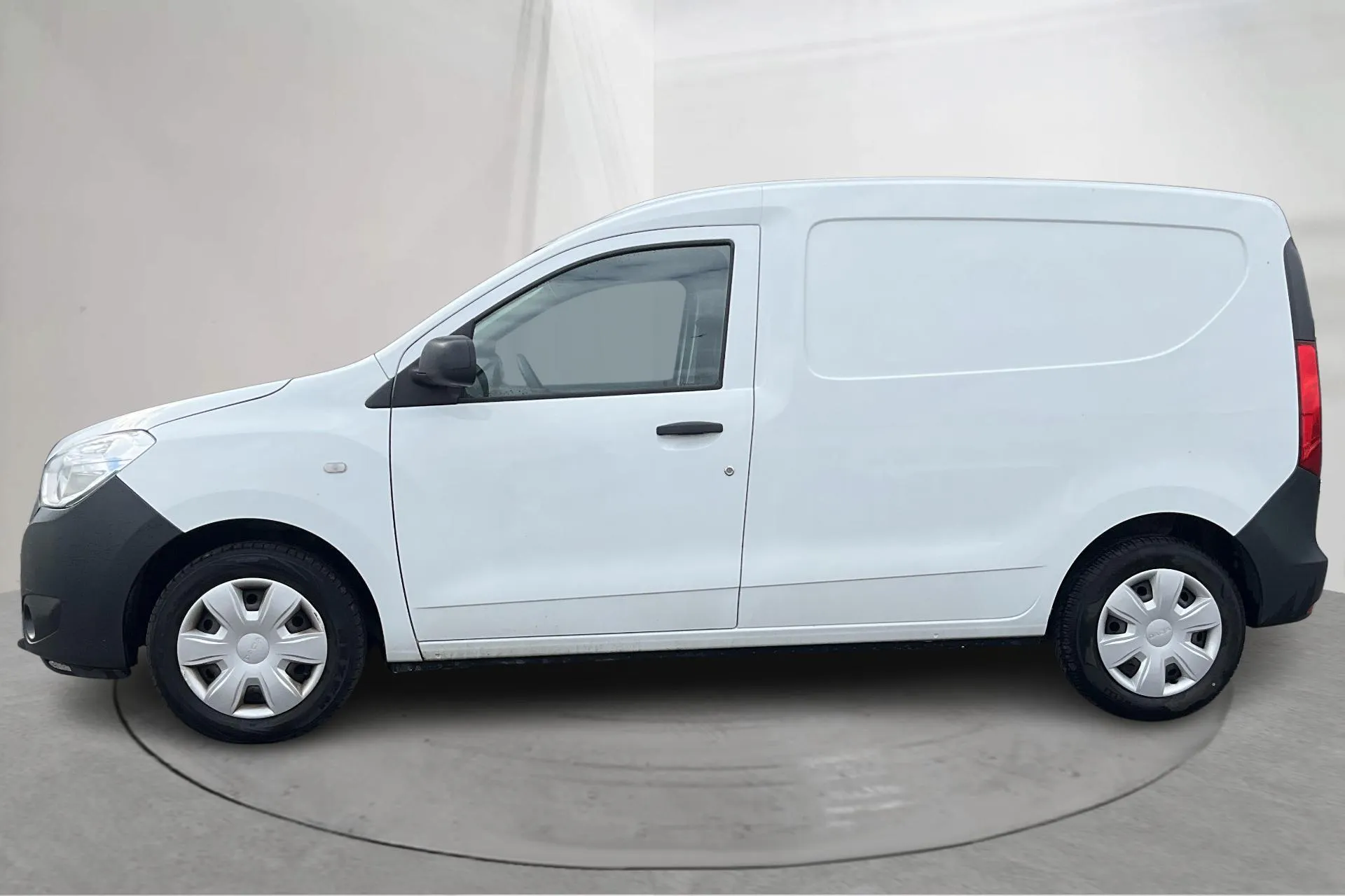 Presentationsfoto 2 av 14: Dacia Dokker Van 1.6 MPI (82hk) - 5 341 mil - Manuell - vit - 2015