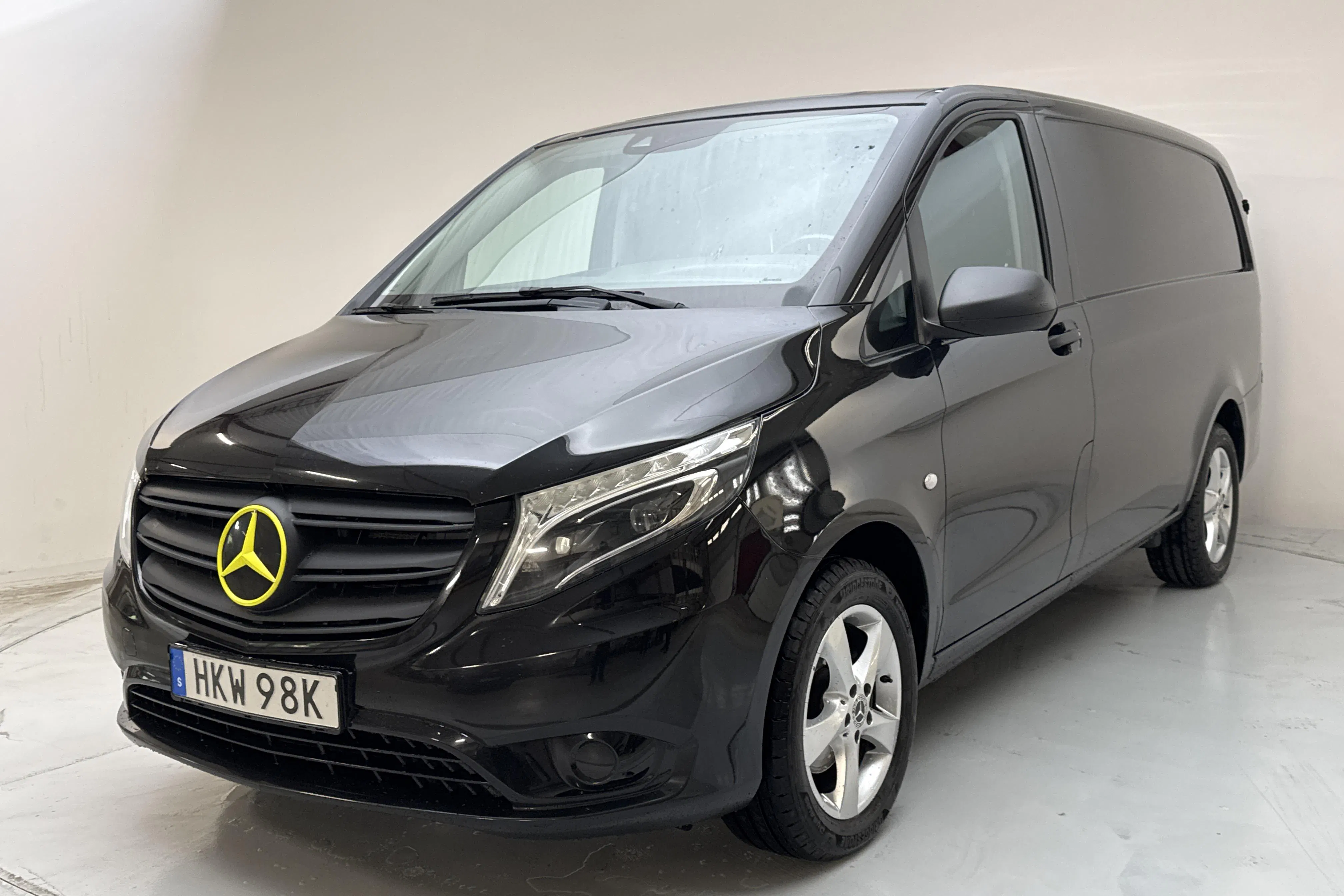Presentationsfoto 1 av 13: Mercedes Vito 116 CDI W640 (163hk) - 19 536 mil - Automat - svart - 2022