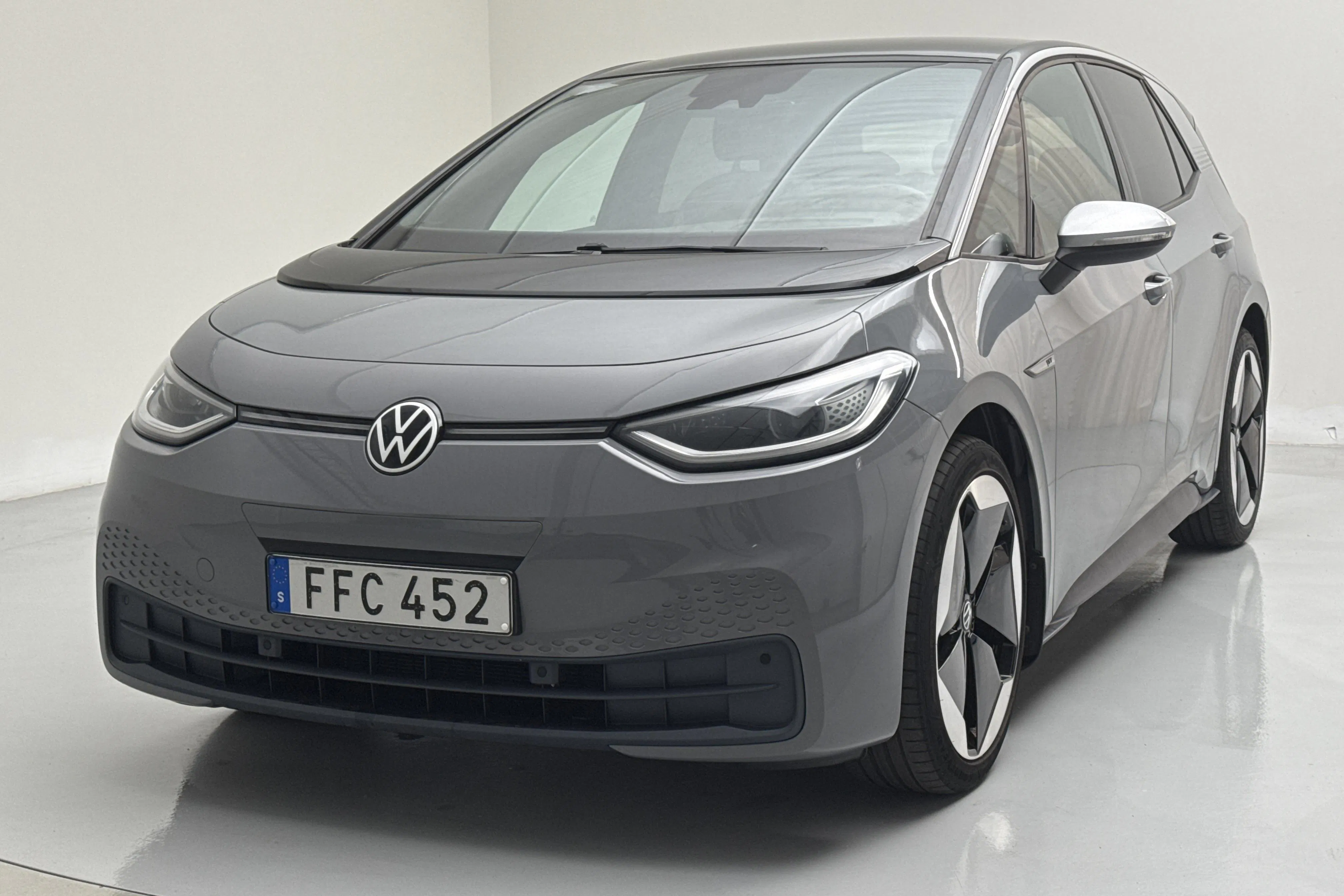 Presentationsfoto 1 av 18: VW ID.3 58kWh (204hk) - 7 046 mil - Automat - grå - 2021
