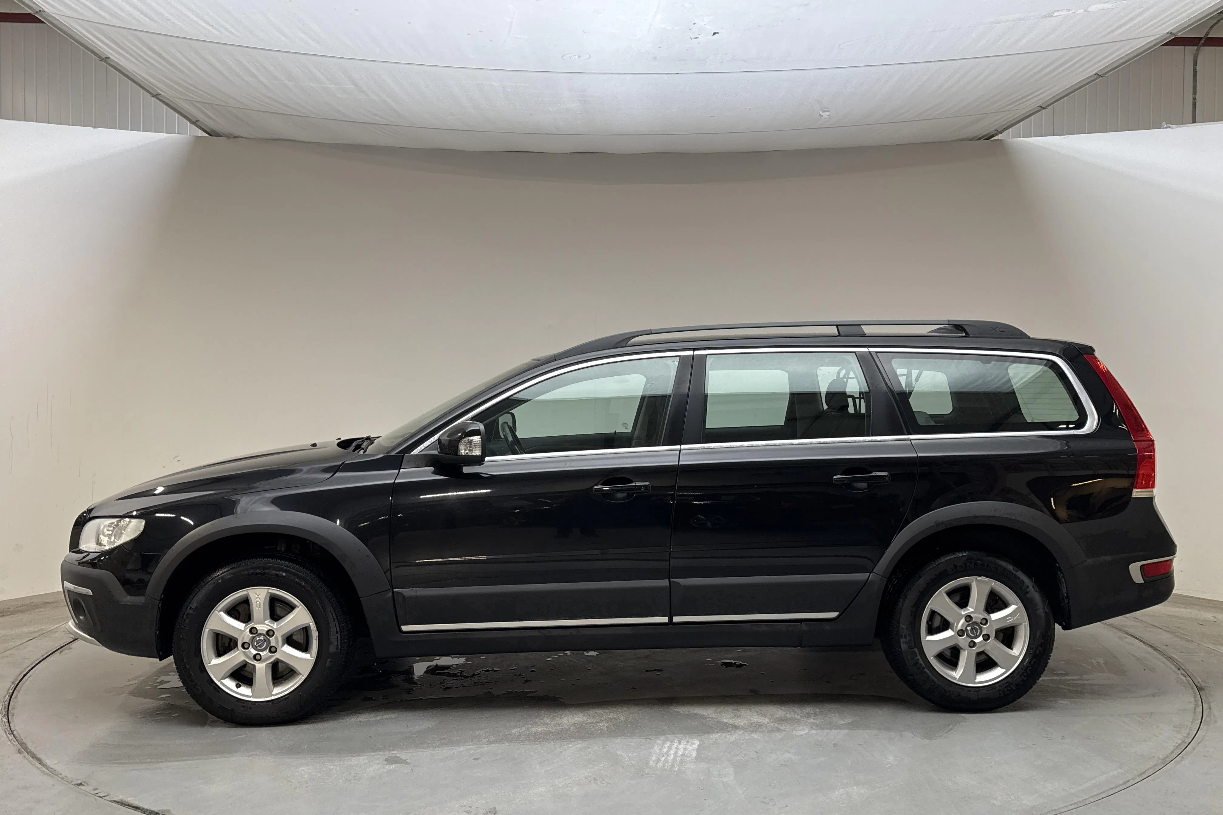 Presentation photo 2 of 14: Volvo XC70 II D4 2WD (181hk) - 224 320 km - Manual - black - 2015