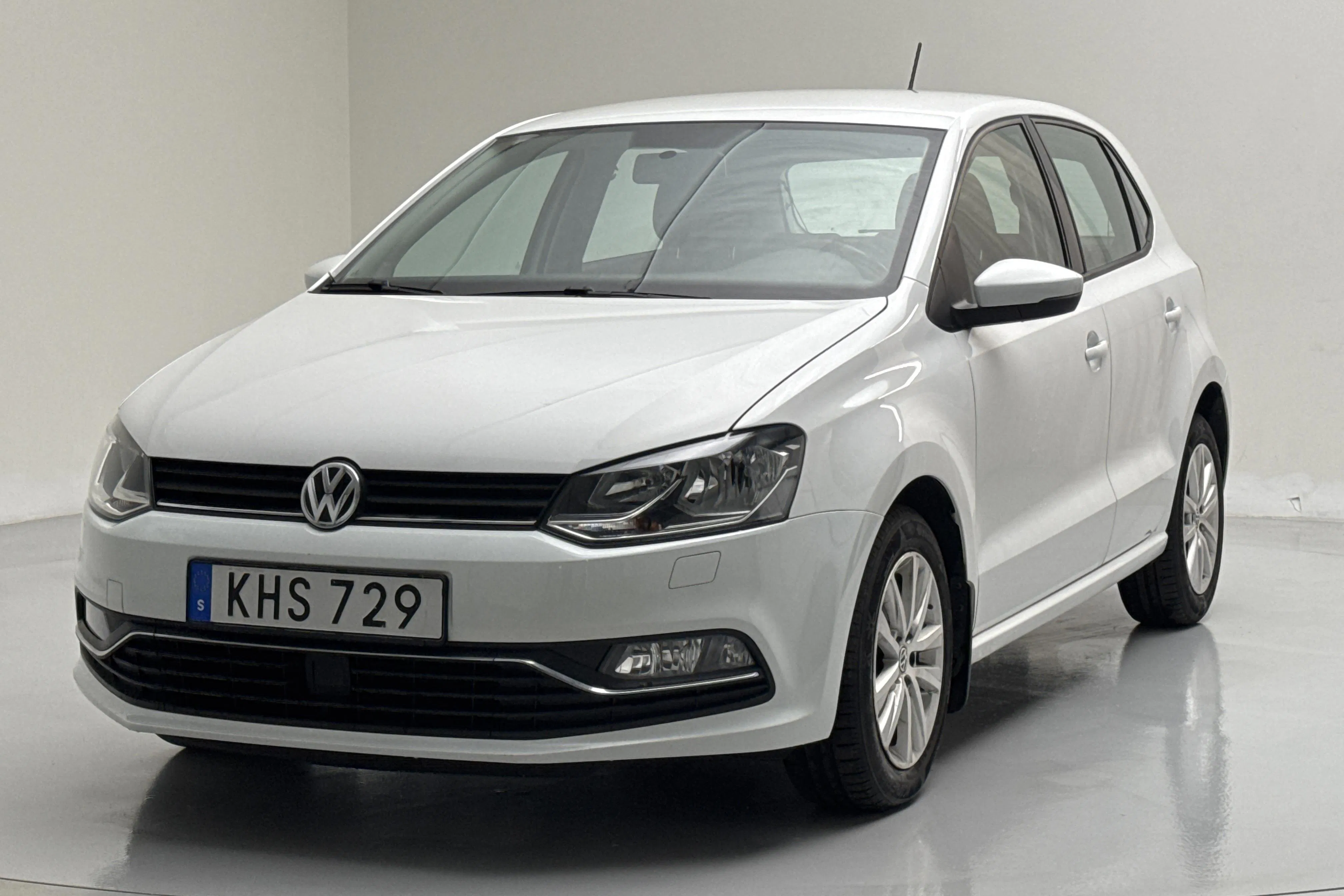 Presentationsfoto 1 av 12: VW Polo 1.2 TSI 5dr (90hk) - 10 911 mil - Manuell - vit - 2017