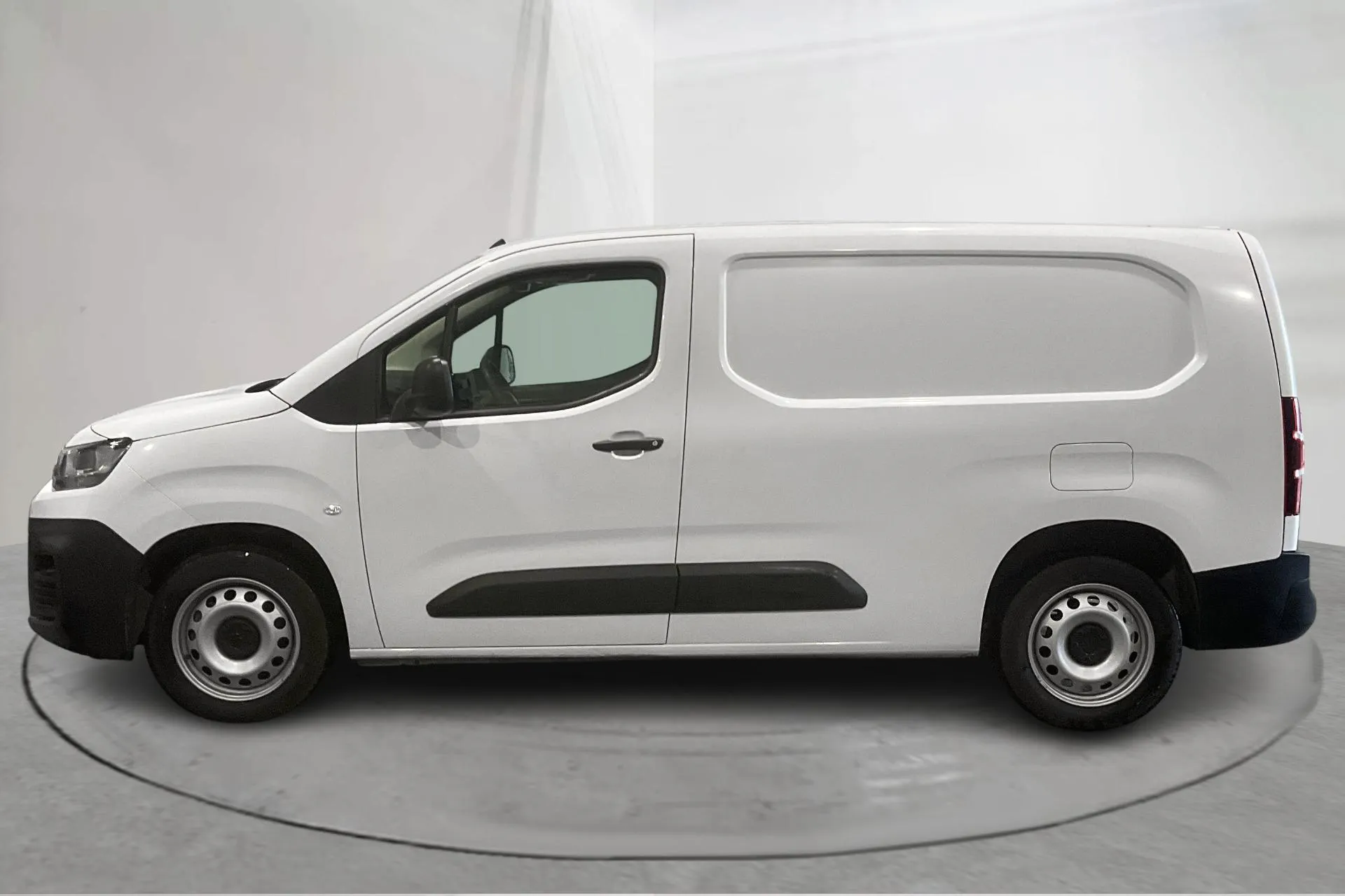 Presentationsfoto 2 av 12: Citroën Berlingo 1.5 BlueHDi Skåp (100hk) - 2 776 mil - Manuell - vit - 2023
