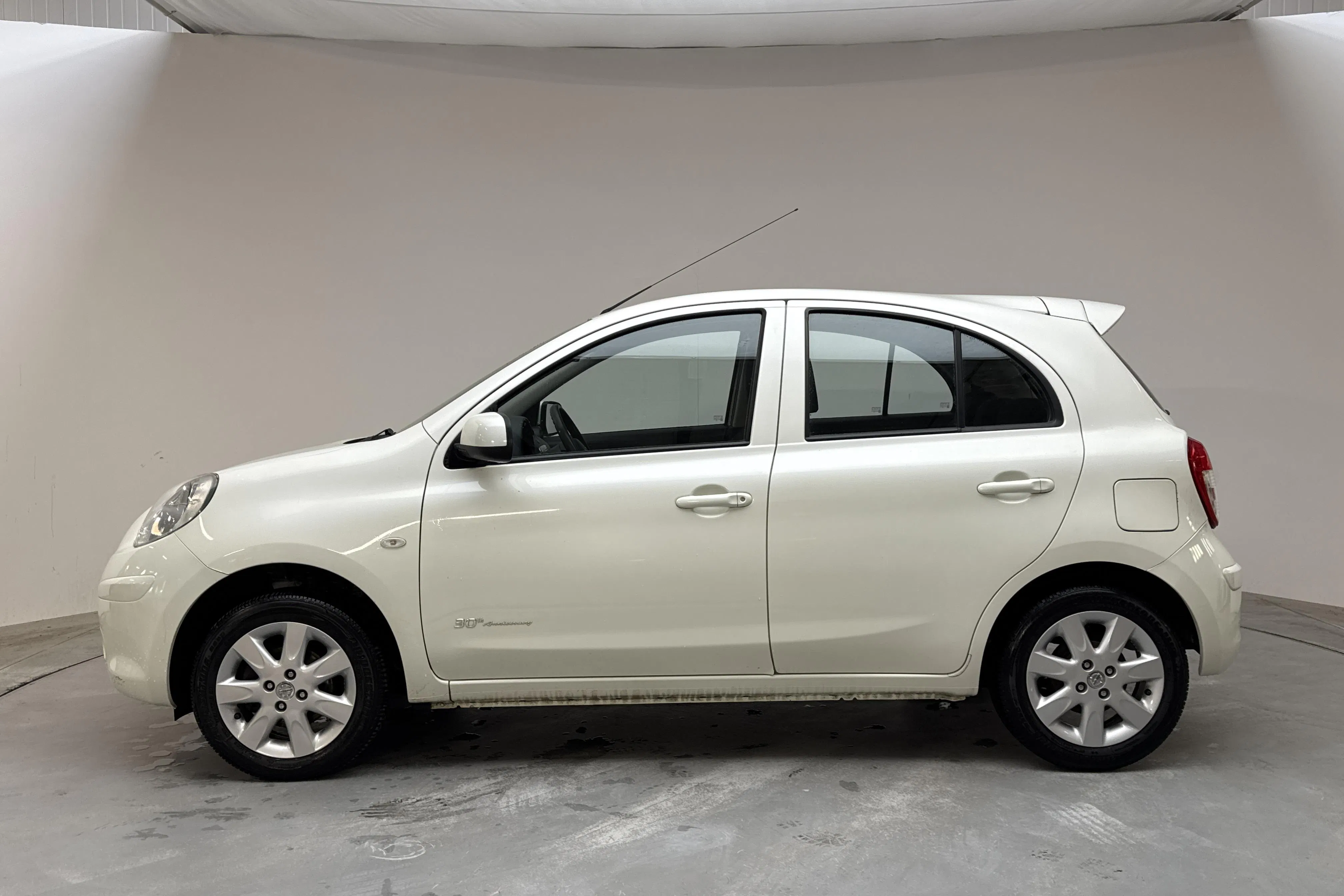 Presentationsfoto 2 av 12: Nissan Micra 1.2 5dr (80hk) - 6 116 mil - Manuell - vit - 2013