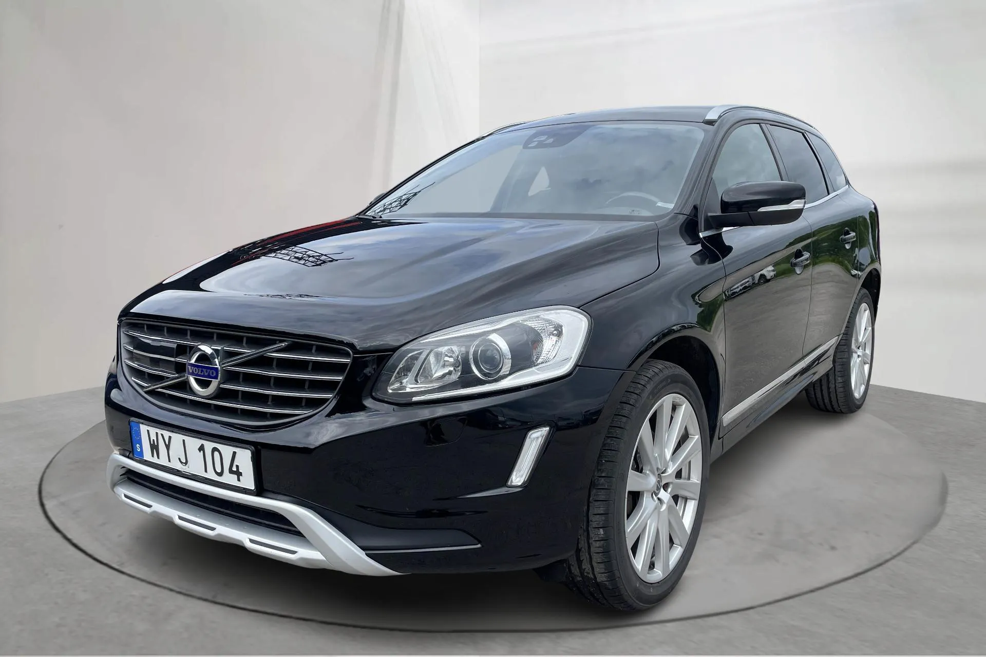Presentation photo 1 of 19: Volvo XC60 D3 2WD (150hk) - 155 390 km - Automatic - black - 2017
