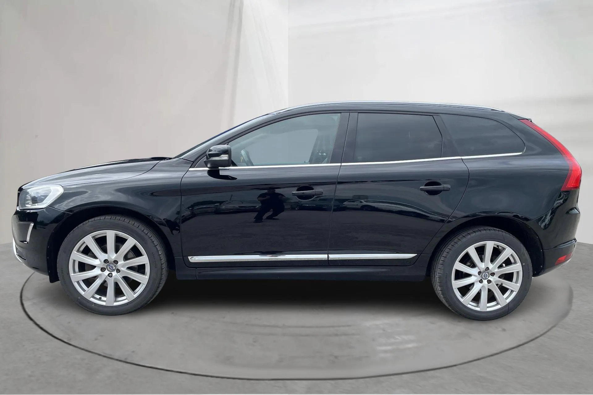 Presentation photo 2 of 19: Volvo XC60 D3 2WD (150hk) - 155 390 km - Automatic - black - 2017