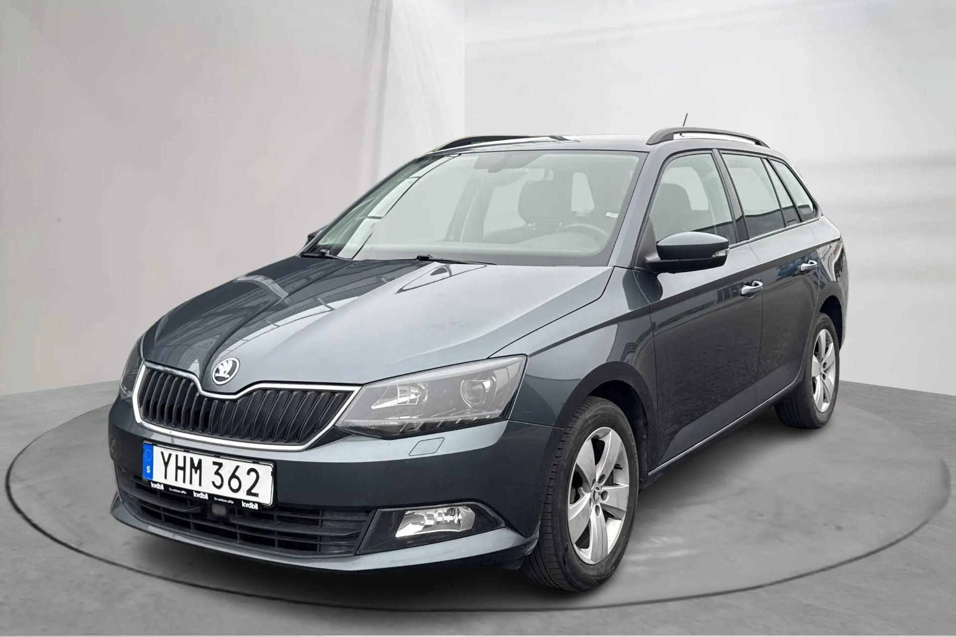 Presentationsfoto 1 av 14: Skoda Fabia 1.2 TSI Kombi (90hk) - 16 683 mil - Manuell - grå - 2017