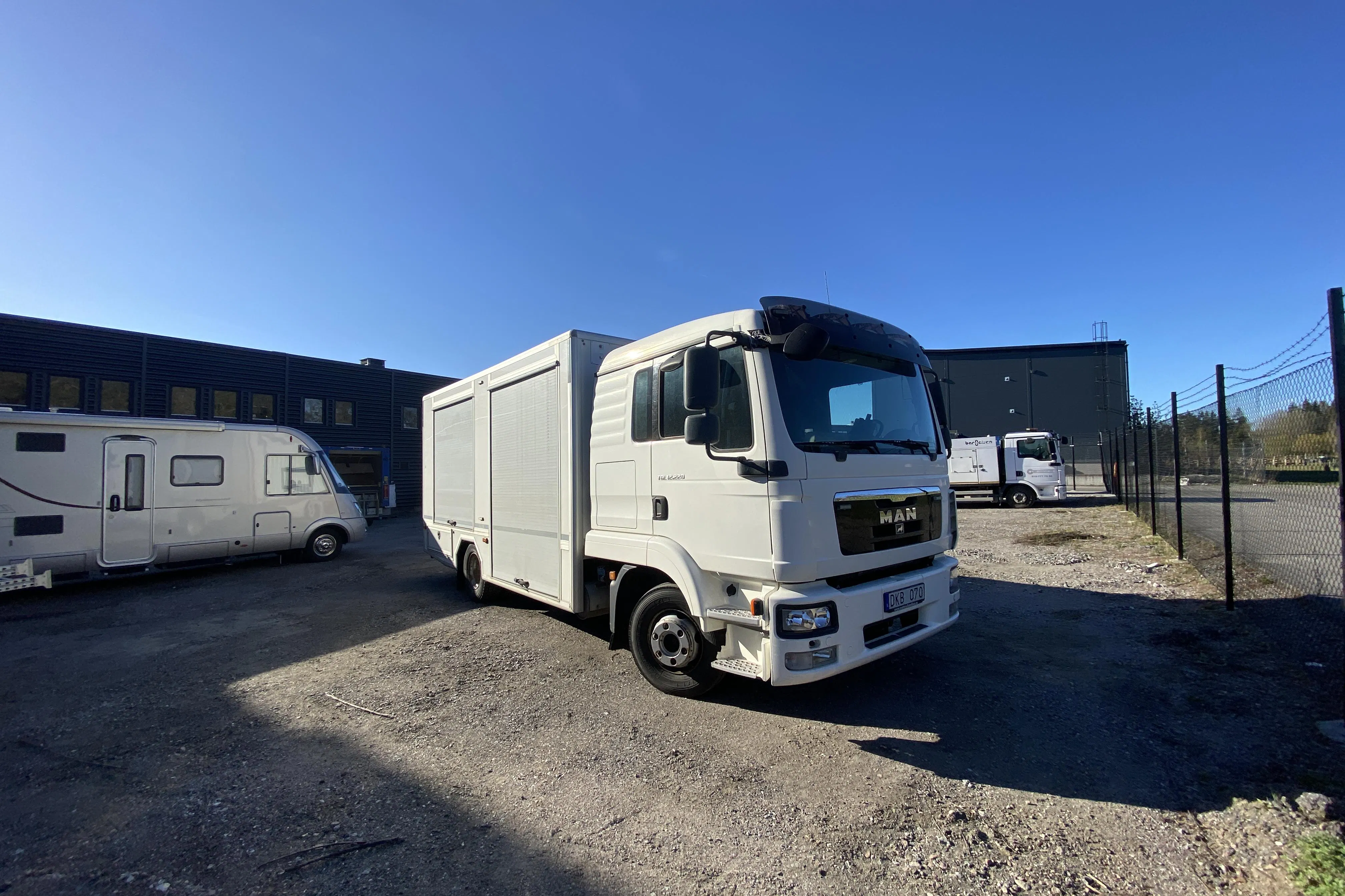 M.A.N TGL 12.220 4X2 BL