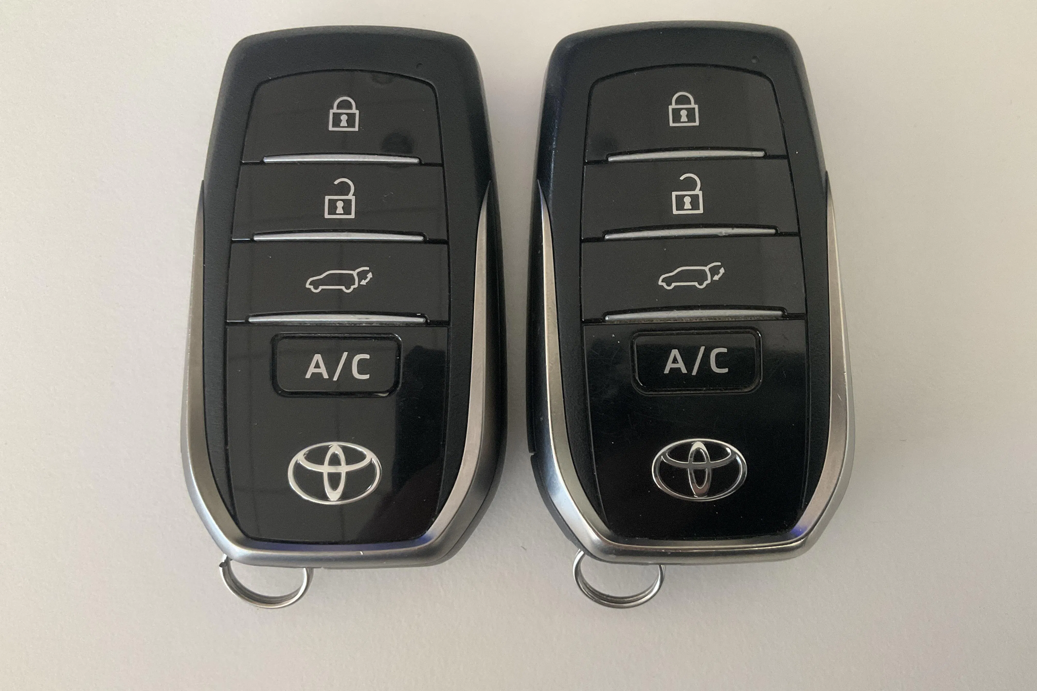 Presentationsfoto 18 av 18: Toyota RAV4 2.5 Plug-in Hybrid AWDi (306hk) - 10 536 mil - Automat - svart - 2023