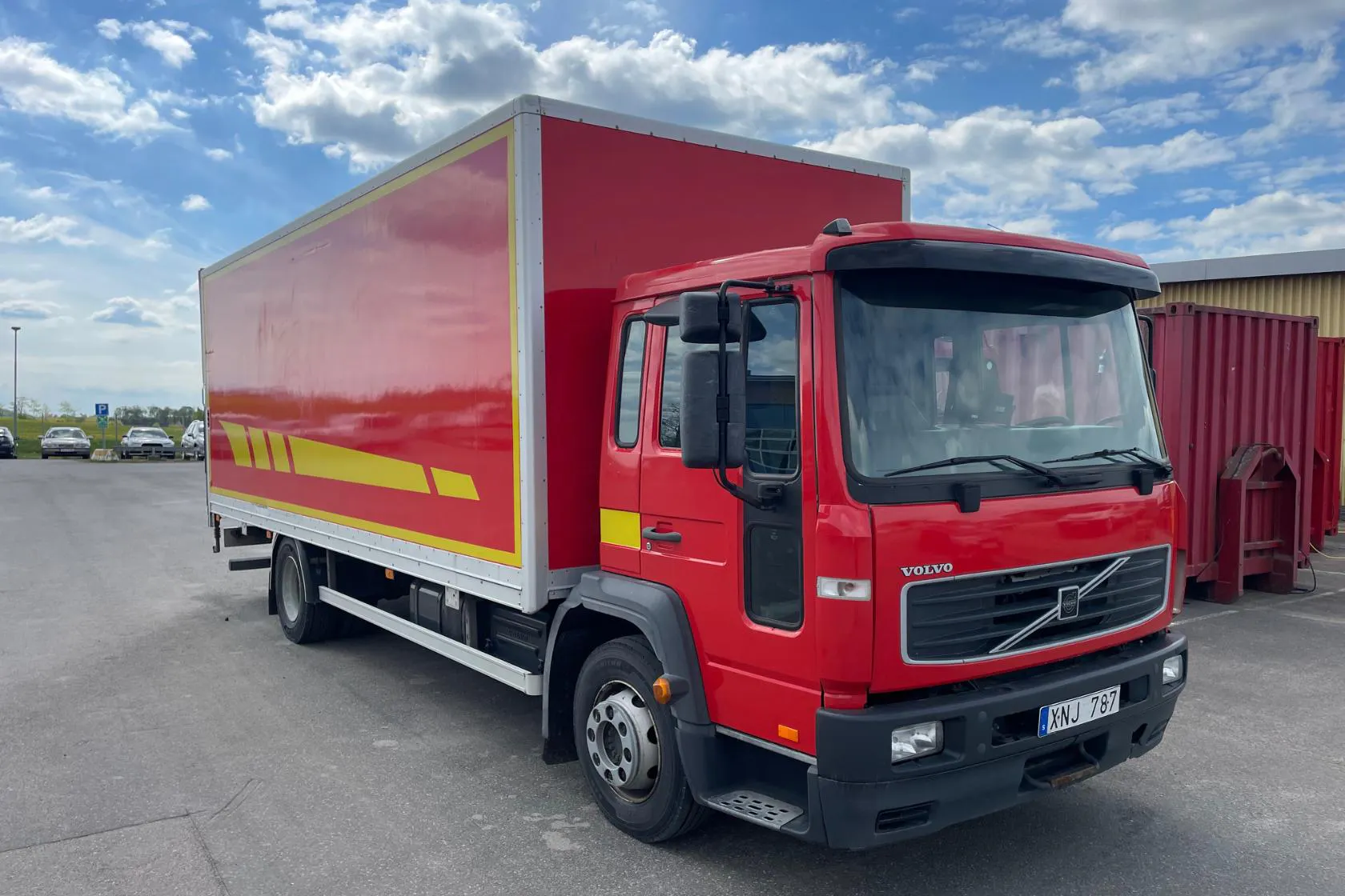 Presentationsfoto 2 av 49: VOLVO FL612 H - 241 823 km - Manuell - röd - 2006