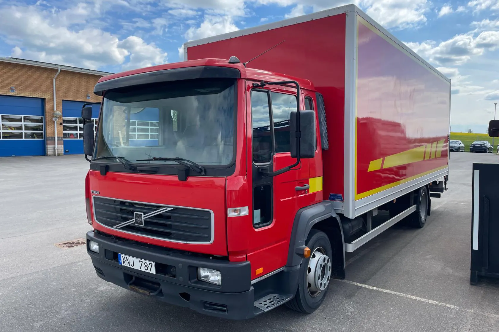 Presentationsfoto 1 av 49: VOLVO FL612 H - 241 823 km - Manuell - röd - 2006