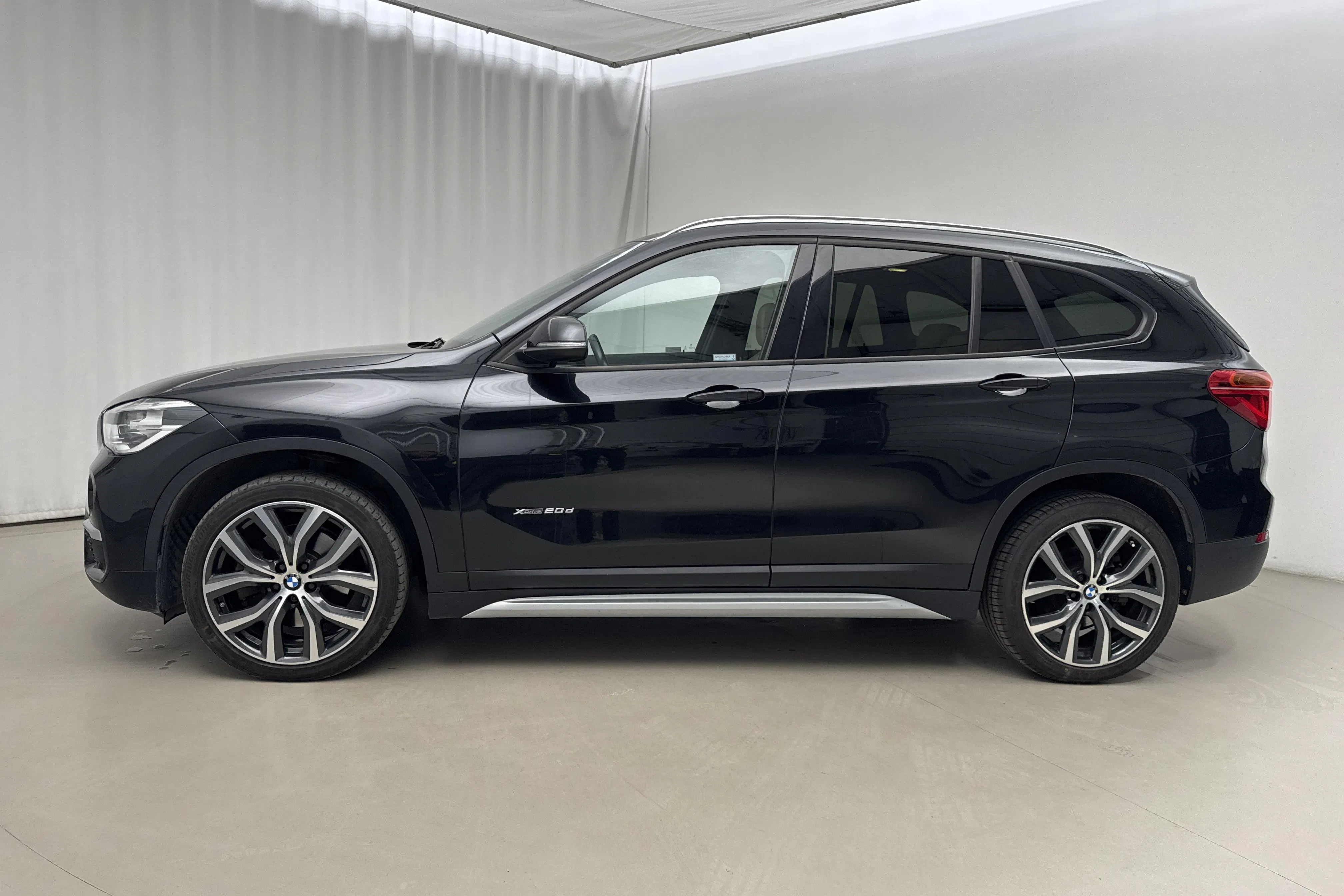 Presentationsfoto 2 av 25: BMW X1 xDrive20d, F48 (190hk) - 12 568 mil - Automat - svart - 2017