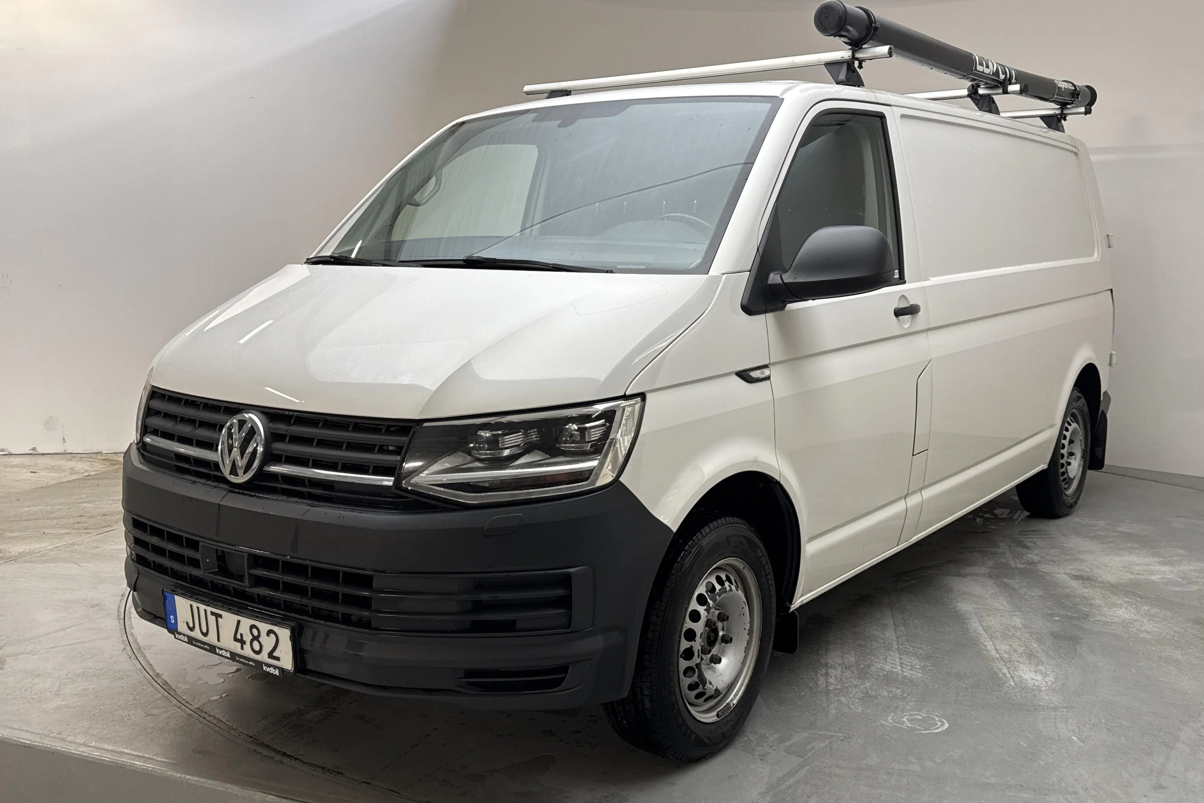 Presentationsfoto 1 av 11: VW Transporter T6 2.0 TDI BMT Skåp (102hk) - 14 689 mil - Manuell - vit - 2018