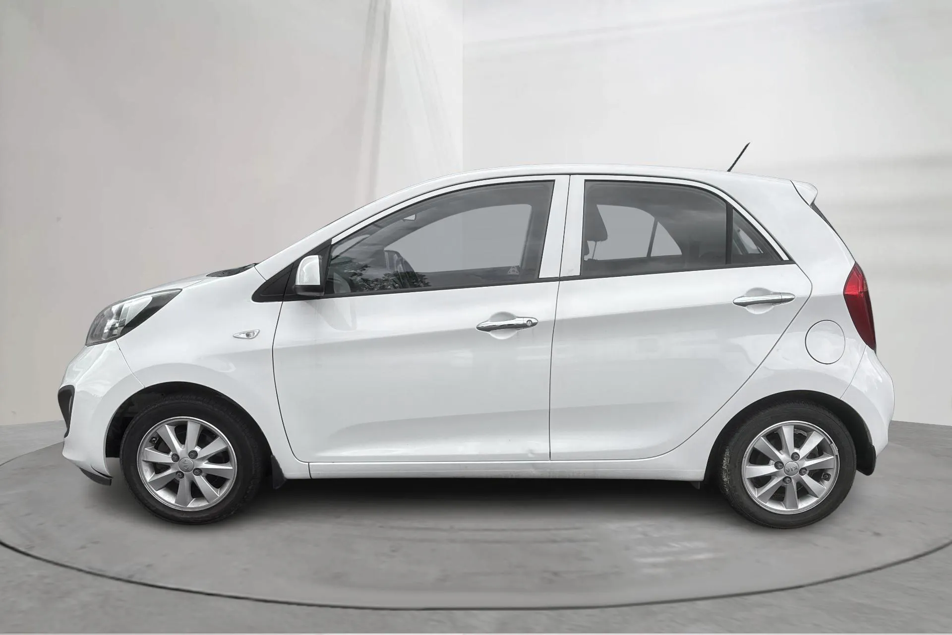Presentationsfoto 2 av 13: KIA Picanto 1.0 5dr (69hk) - 12 739 mil - Manuell - 2015