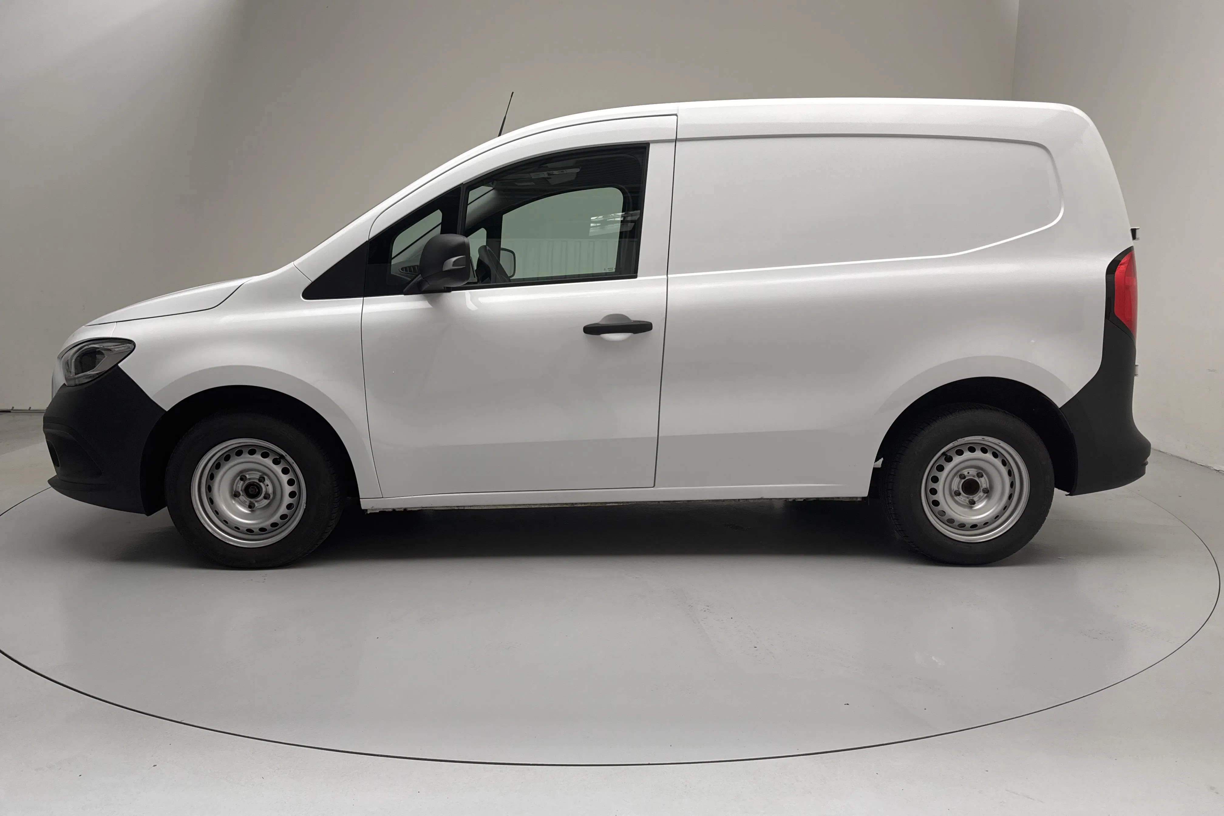 Presentationsfoto 2 av 14: Mercedes Citan 110 1.5 CDI (95hk) - 12 128 mil - Manuell - vit - 2022