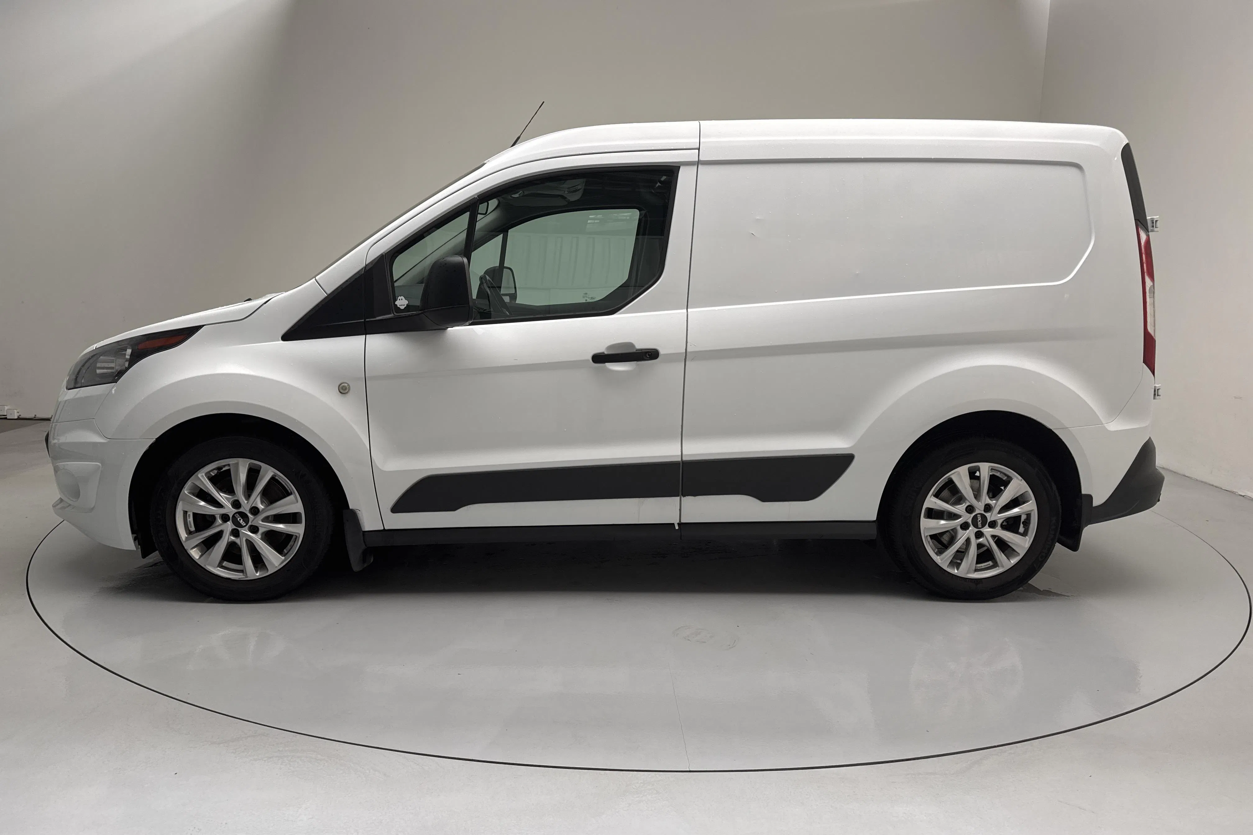 Presentationsfoto 2 av 15: Ford Transit Connect 1.5 TDCi (100hk) - 13 327 mil - Manuell - vit - 2018