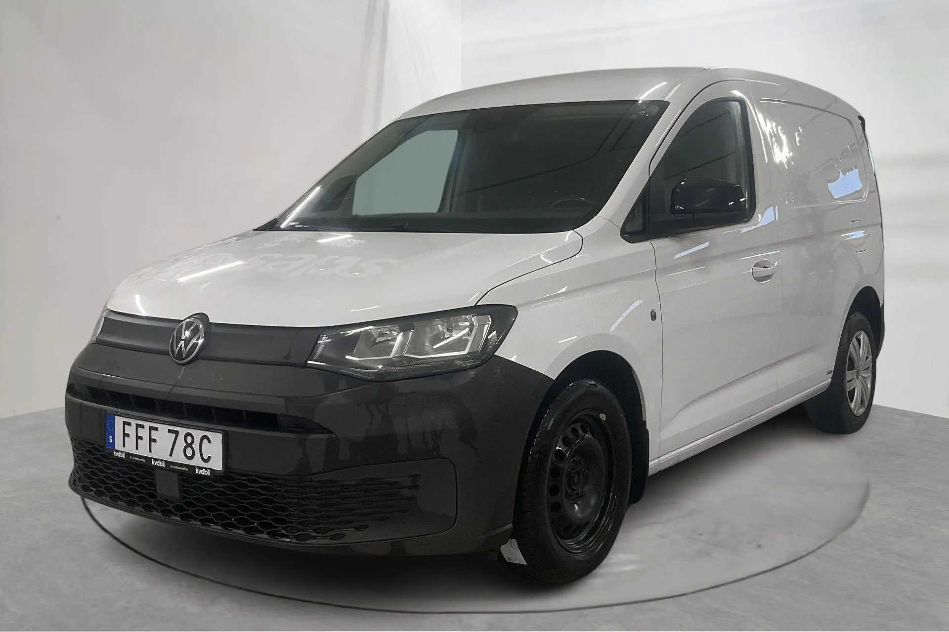 Presentationsfoto 1 av 19: VW Caddy Cargo 2.0 TDI Skåp 4MOTION (122hk) - 25 460 mil - Manuell - vit - 2021