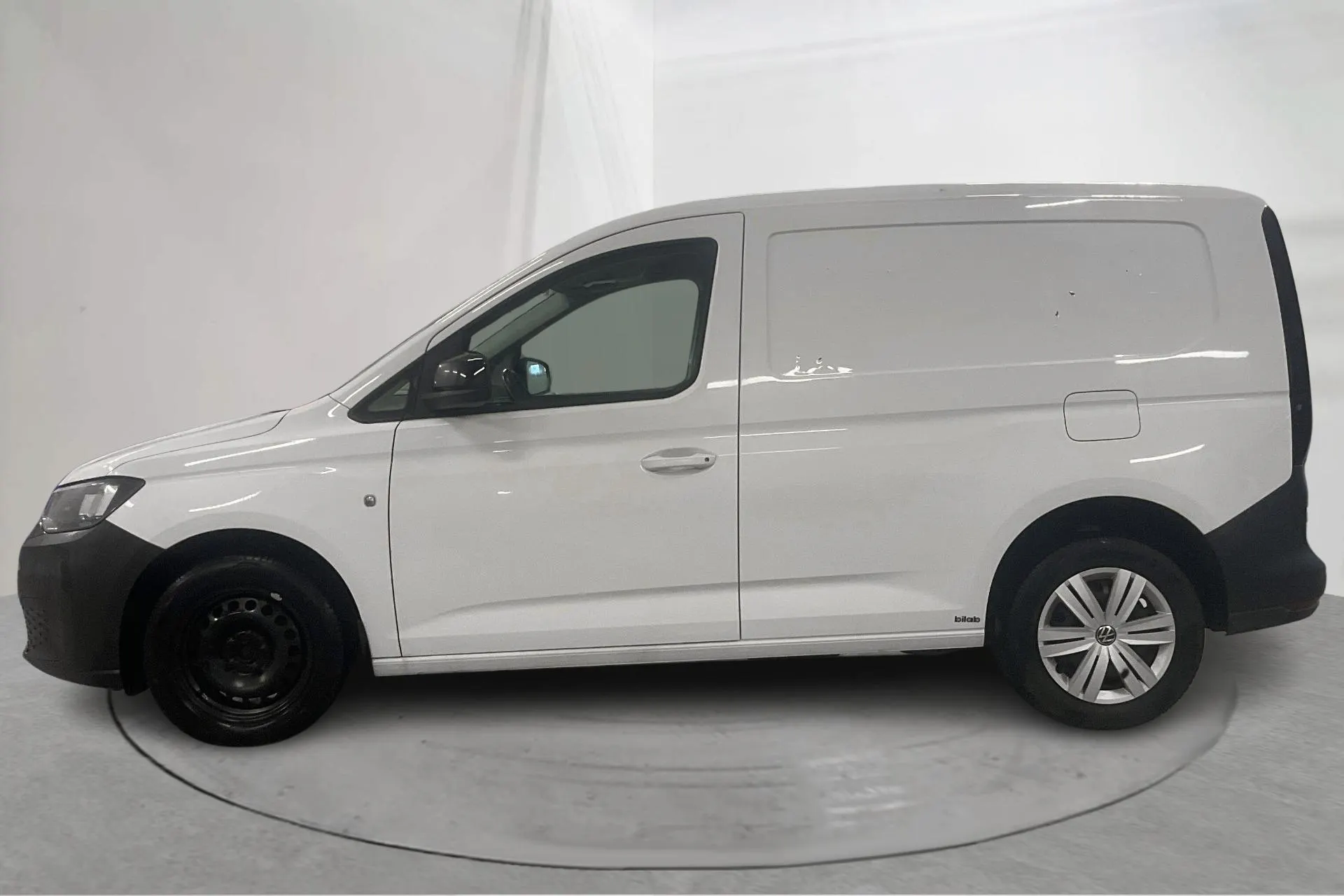 Presentationsfoto 2 av 19: VW Caddy Cargo 2.0 TDI Skåp 4MOTION (122hk) - 25 460 mil - Manuell - vit - 2021