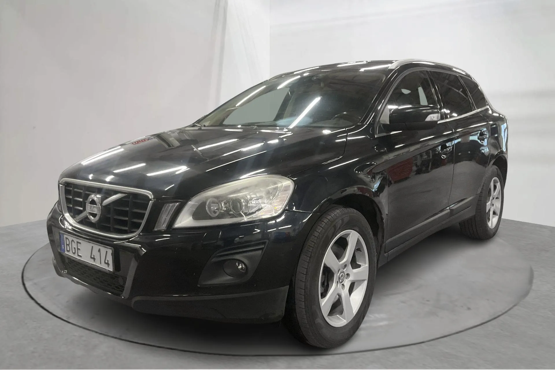 Presentationsfoto 1 av 13: Volvo XC60 2.4D 2WD (175hk) - 27 044 mil - Automat - svart - 2010