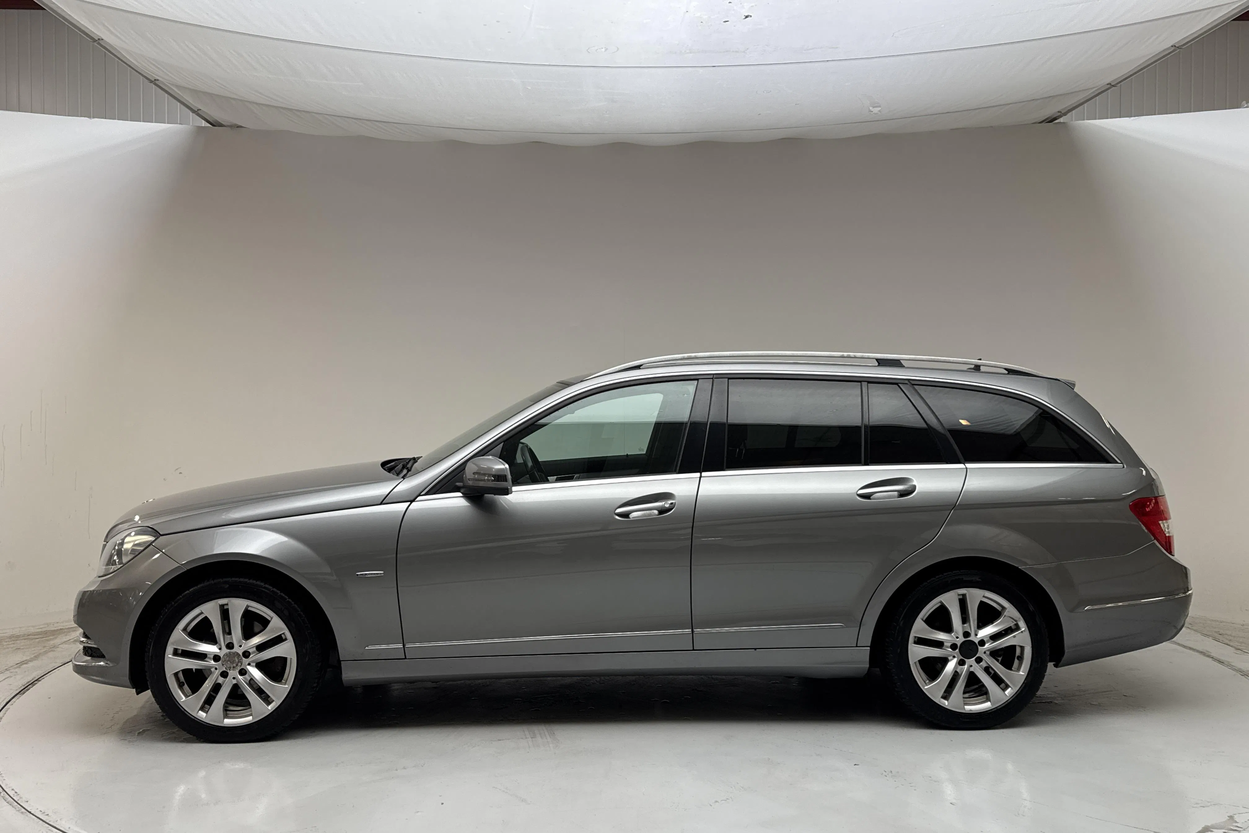 Presentation photo 2 of 14: Mercedes C 200 CDI Kombi S204 (136hk) - 215 380 km - Automatic - silver - 2012