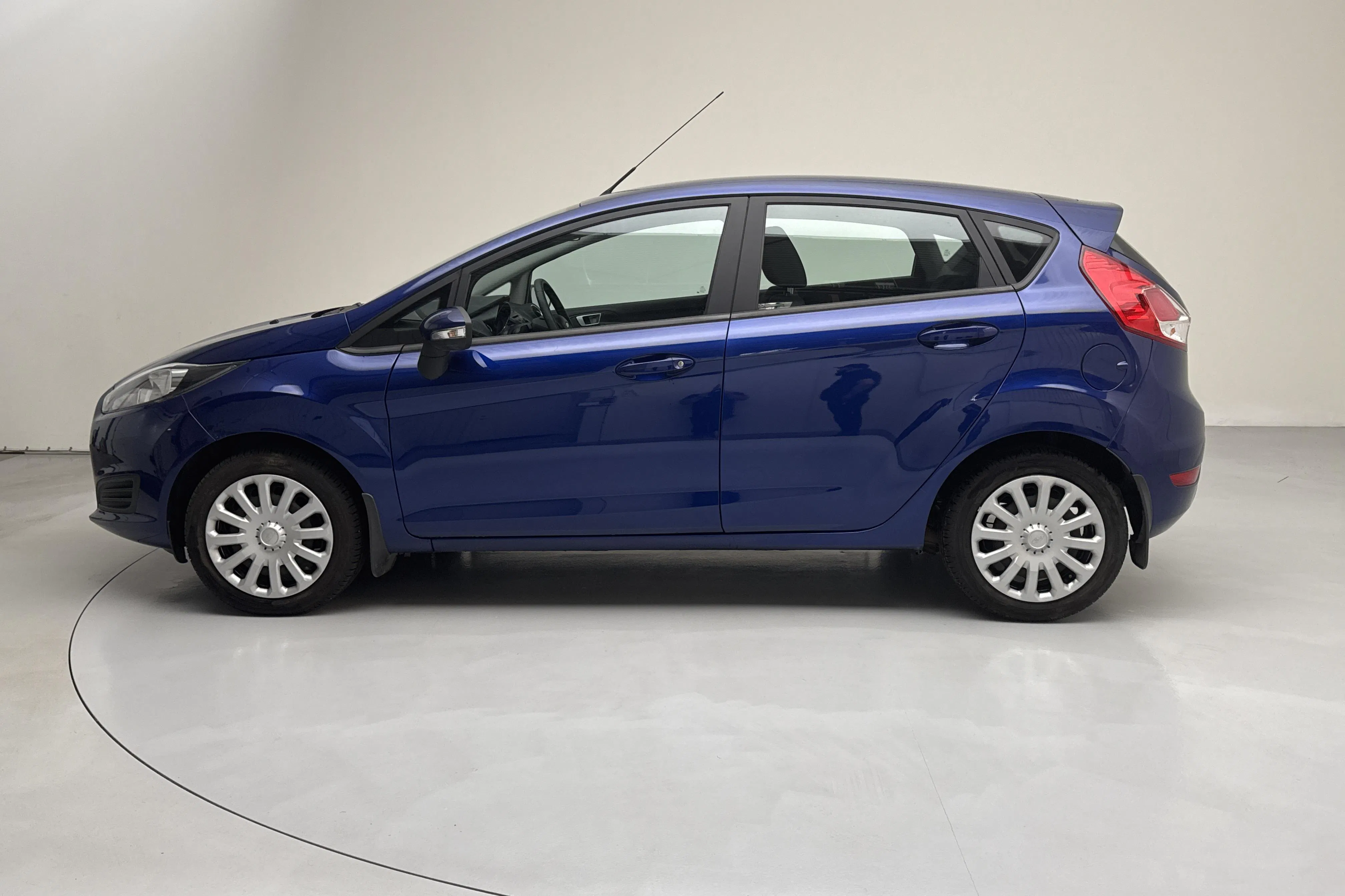 Presentation photo 2 of 12: Ford Fiesta 1.0 5dr (80hk) - 77 160 km - Manual - blue - 2014