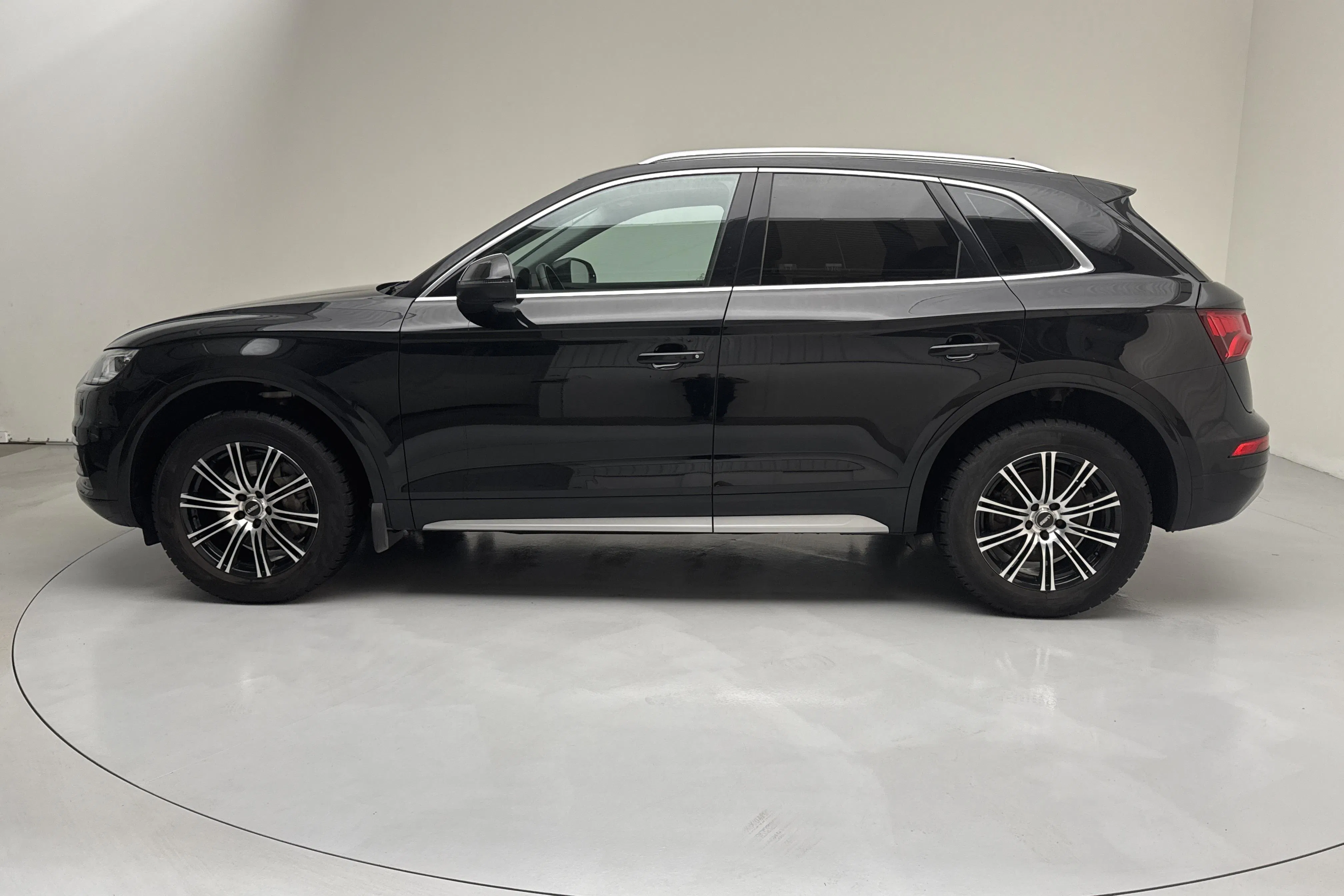 Presentation photo 2 of 12: Audi Q5 2.0 TDI quattro (190hk) - 108 880 km - Automatic - black - 2018