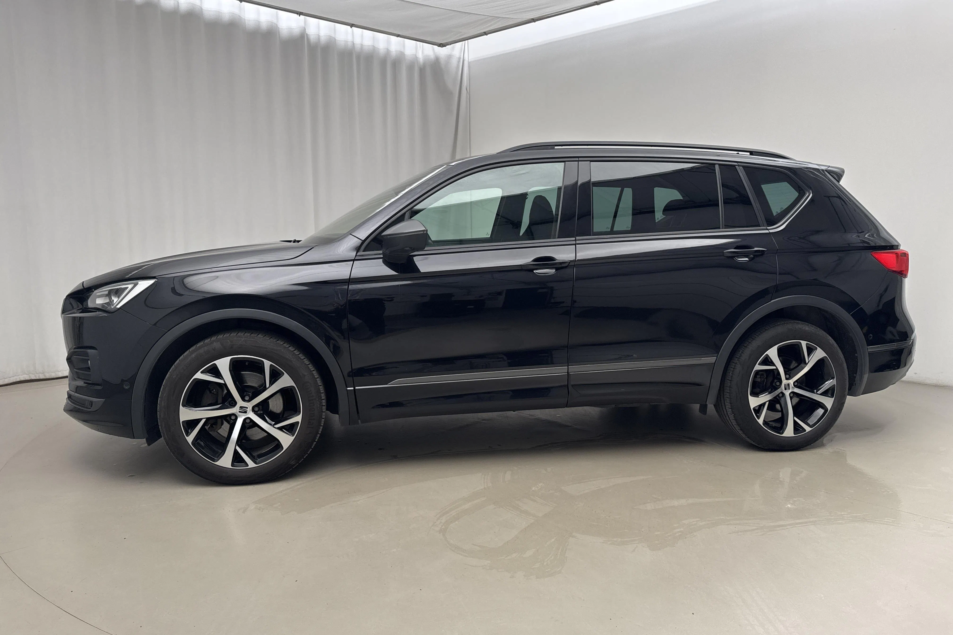 Presentationsfoto 2 av 19: Seat Tarraco 2.0 TSI 4Drive (245hk) - 28 715 mil - Automat - svart - 2021