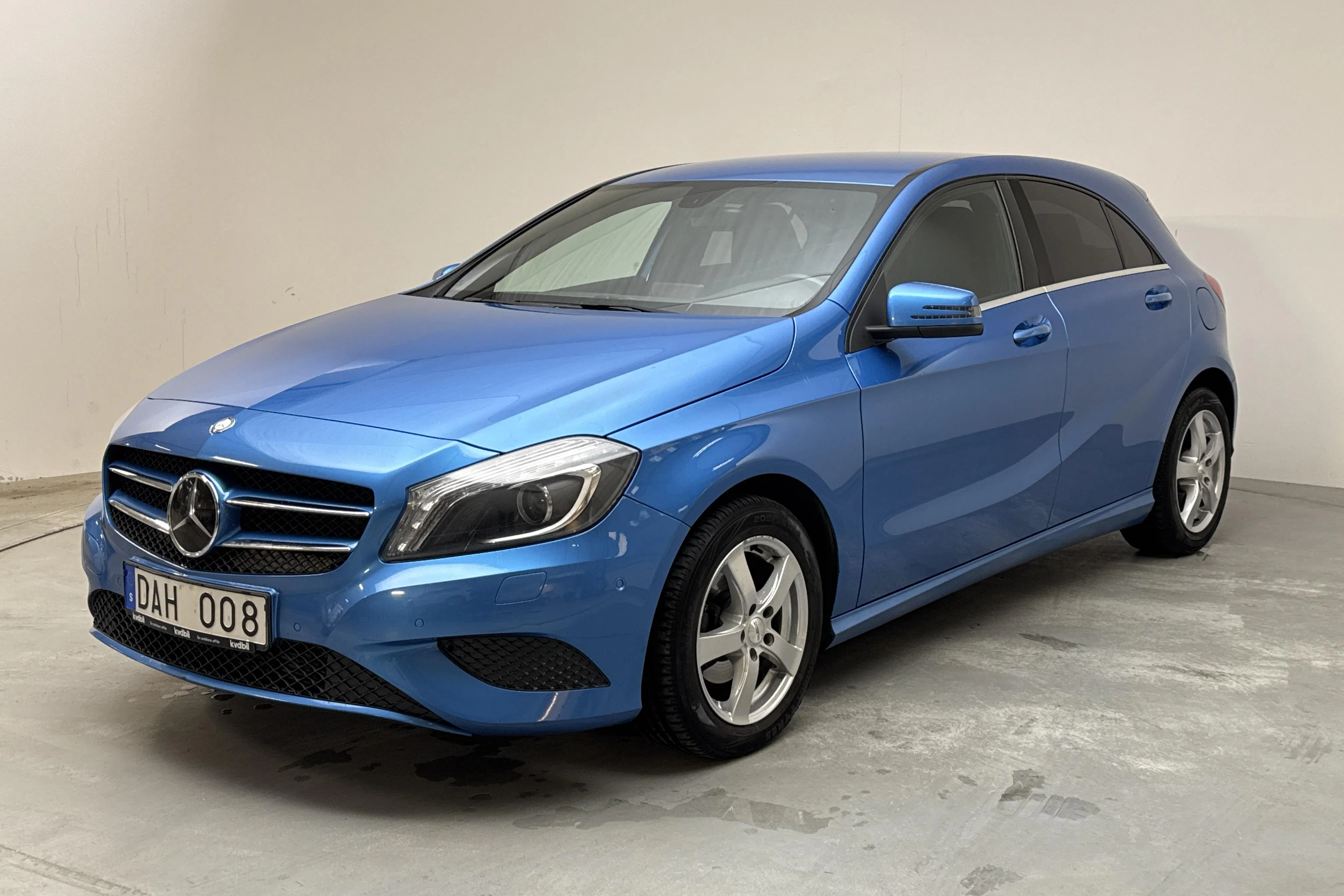 Presentationsfoto 1 av 13: Mercedes A 180 CDI 5dr W176 (109hk) - 20 338 mil - Manuell - Dark Blue - 2013
