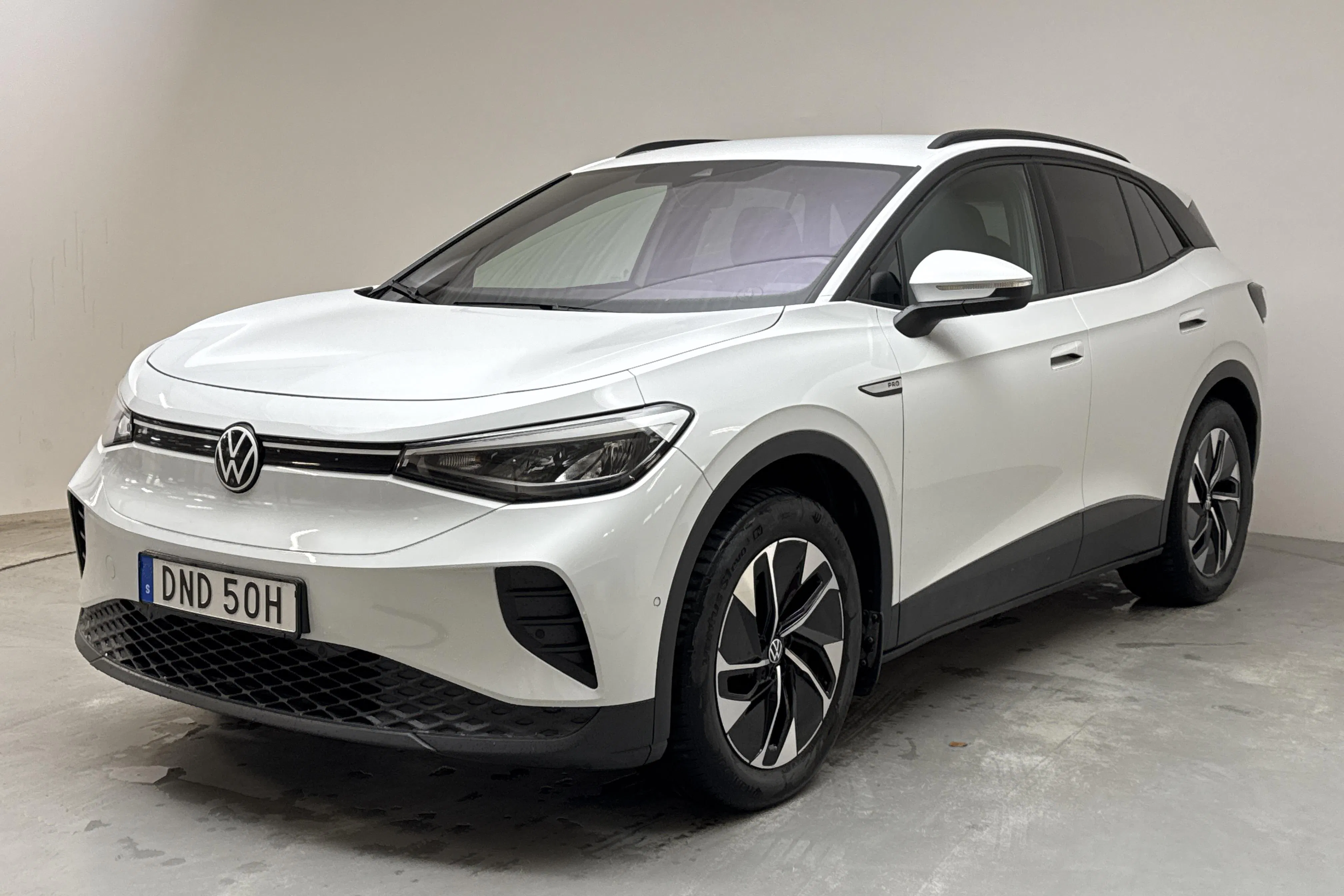 Presentationsfoto 1 av 18: VW ID.4 77kWh (204hk) - 9 528 mil - Automat - vit - 2023