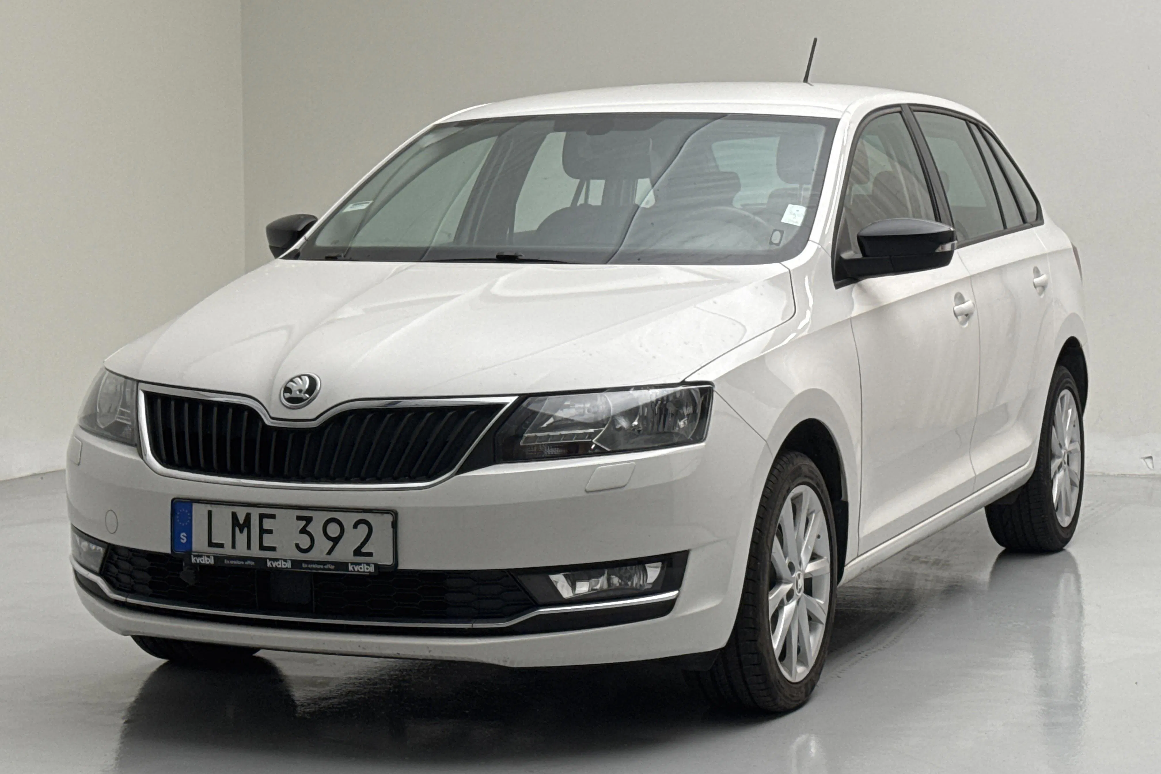 Presentationsfoto 1 av 13: Skoda Rapid 1.4 TDI Spaceback (90hk) - 7 345 mil - Manuell - vit - 2018