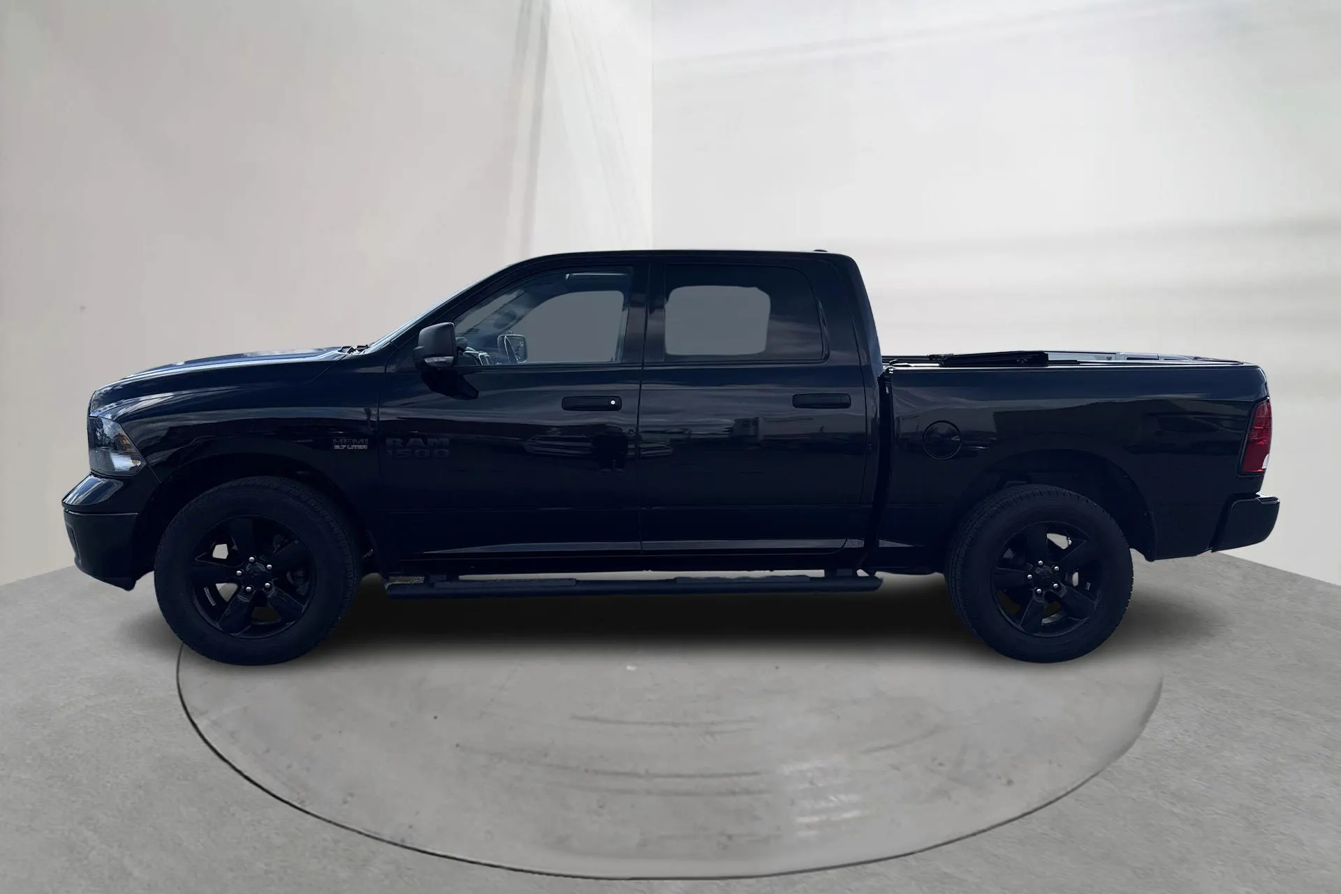 Presentationsfoto 2 av 17: Dodge RAM 1500 5.7 (395hk) - 3 479 mil - Automat - svart - 2023