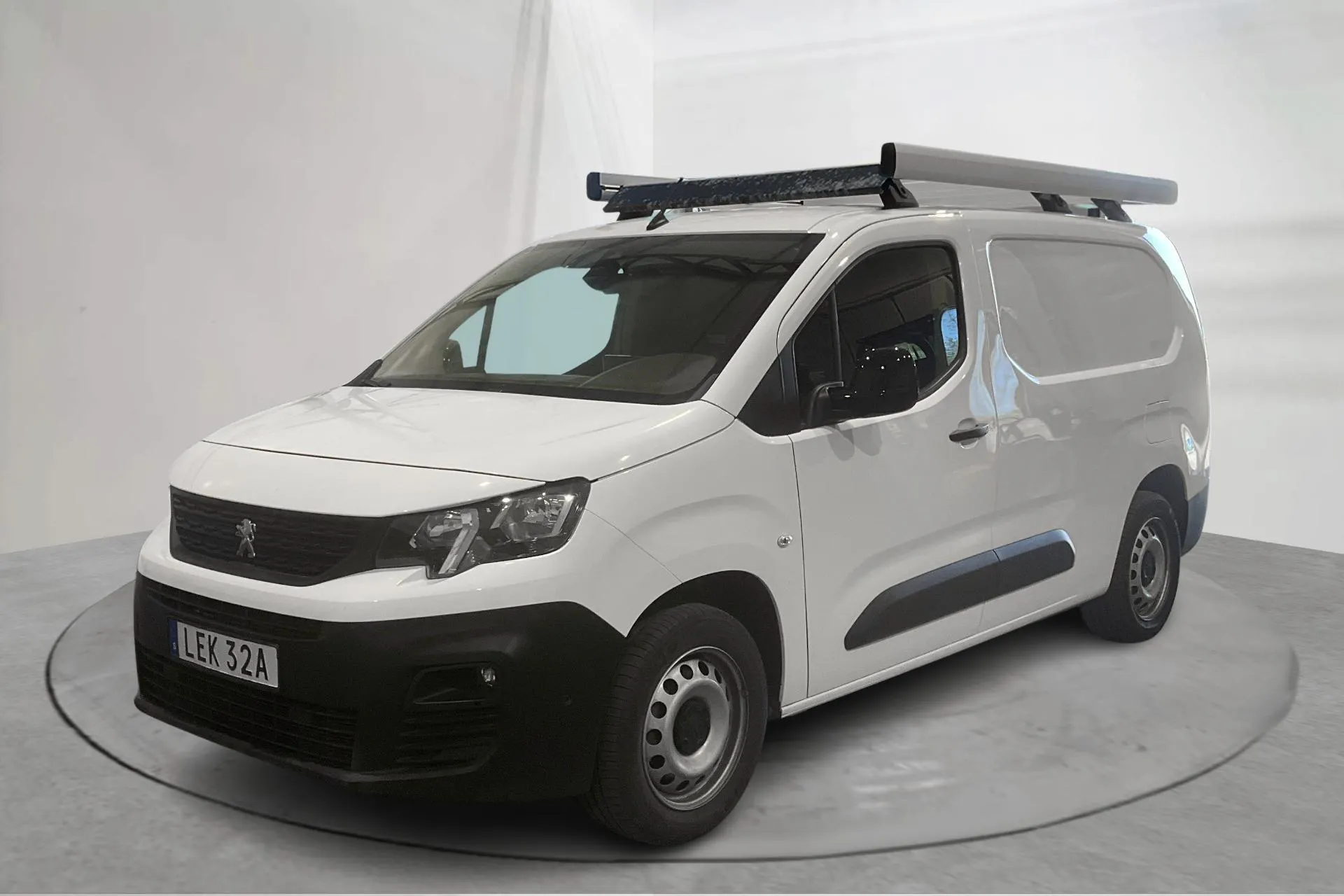 Presentationsfoto 1 av 14: Peugeot Partner 1.5 HDI Skåp (130hk) - 8 893 mil - Automat - vit - 2022
