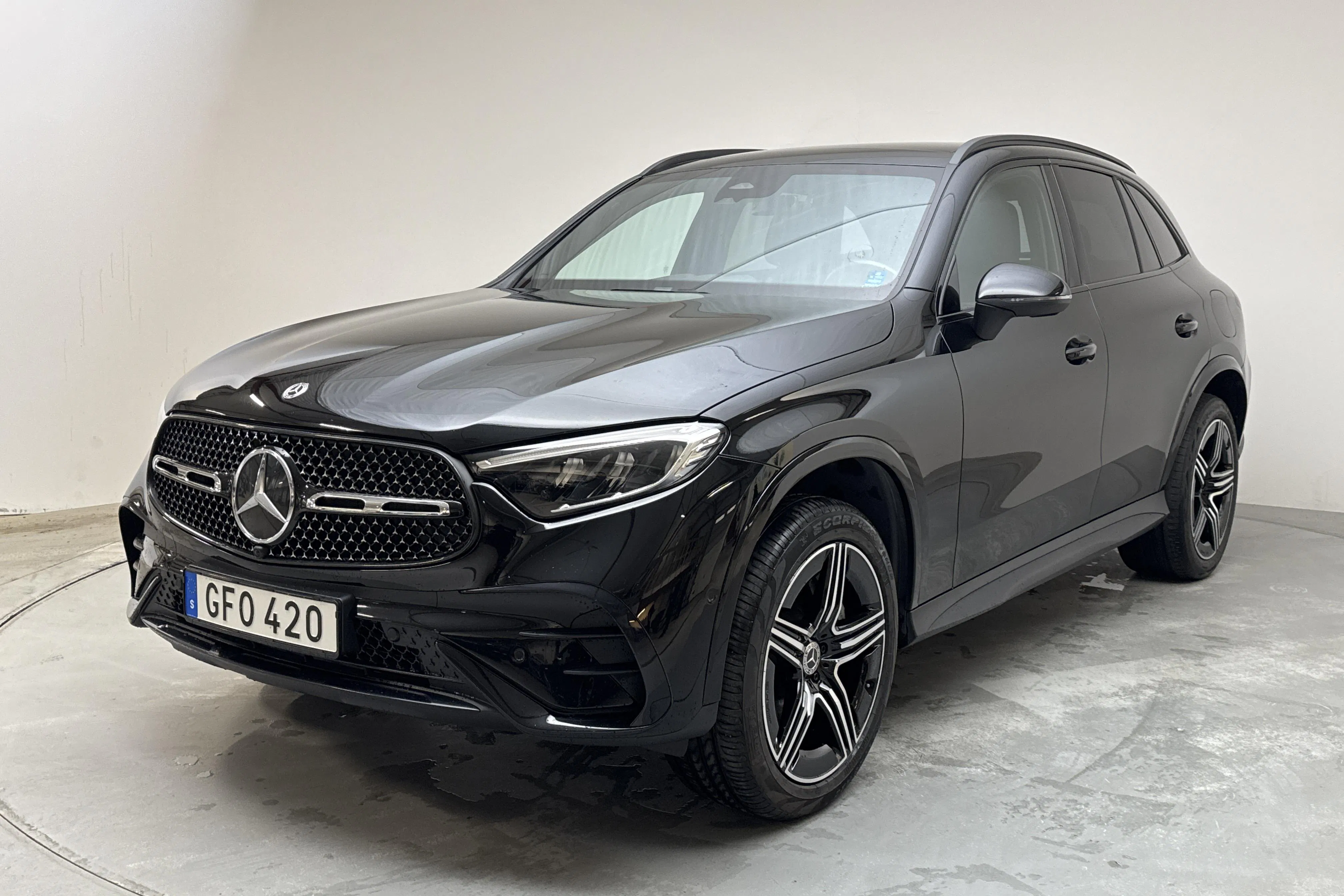 Presentationsfoto 1 av 17: Mercedes GLC 300 e 4MATIC X254 (313hk) - 8 749 mil - Automat - svart - 2023