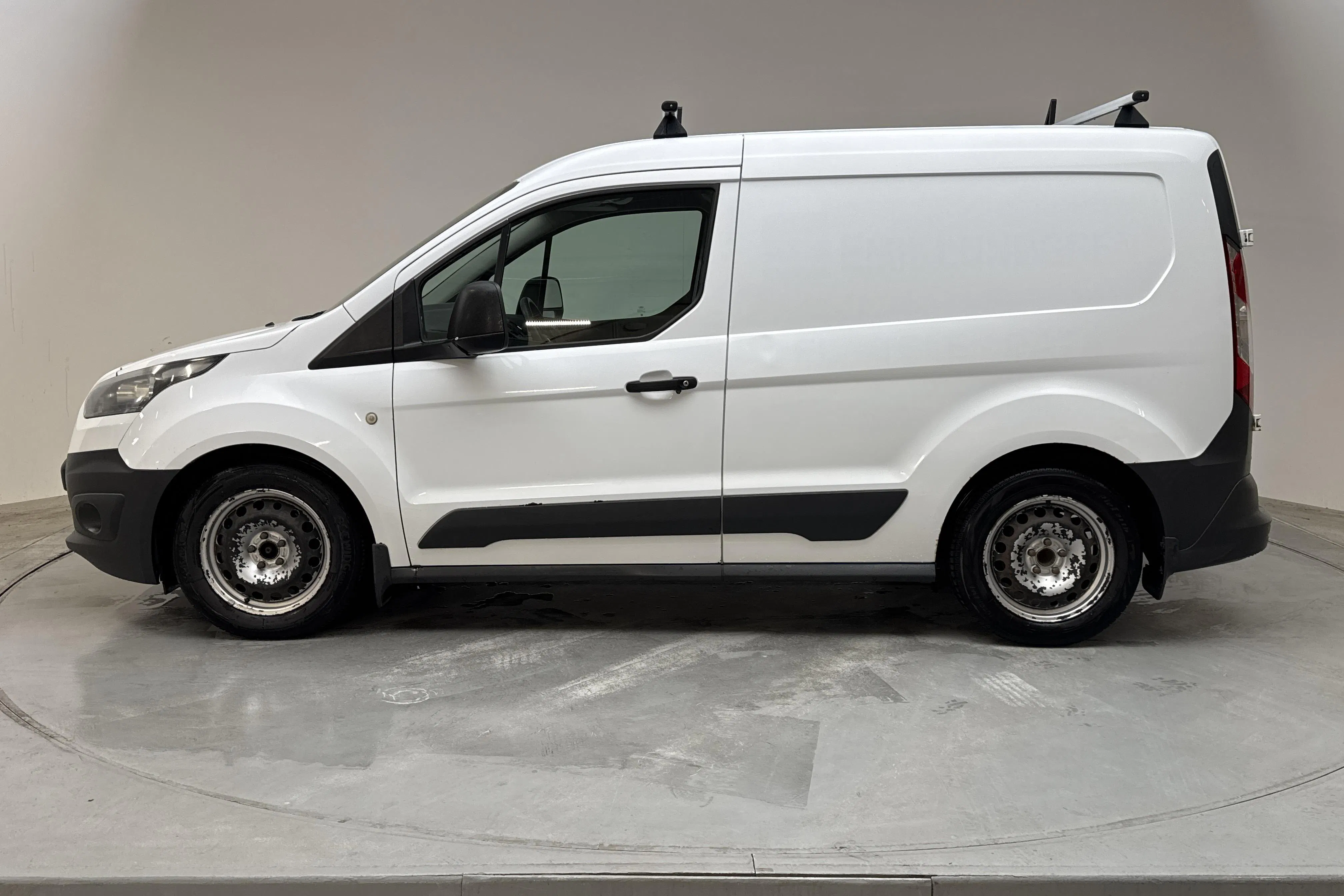 Presentationsfoto 2 av 13: Ford Transit Connect 1.6 TDCi (75hk) - 16 522 mil - Manuell - vit - 2014